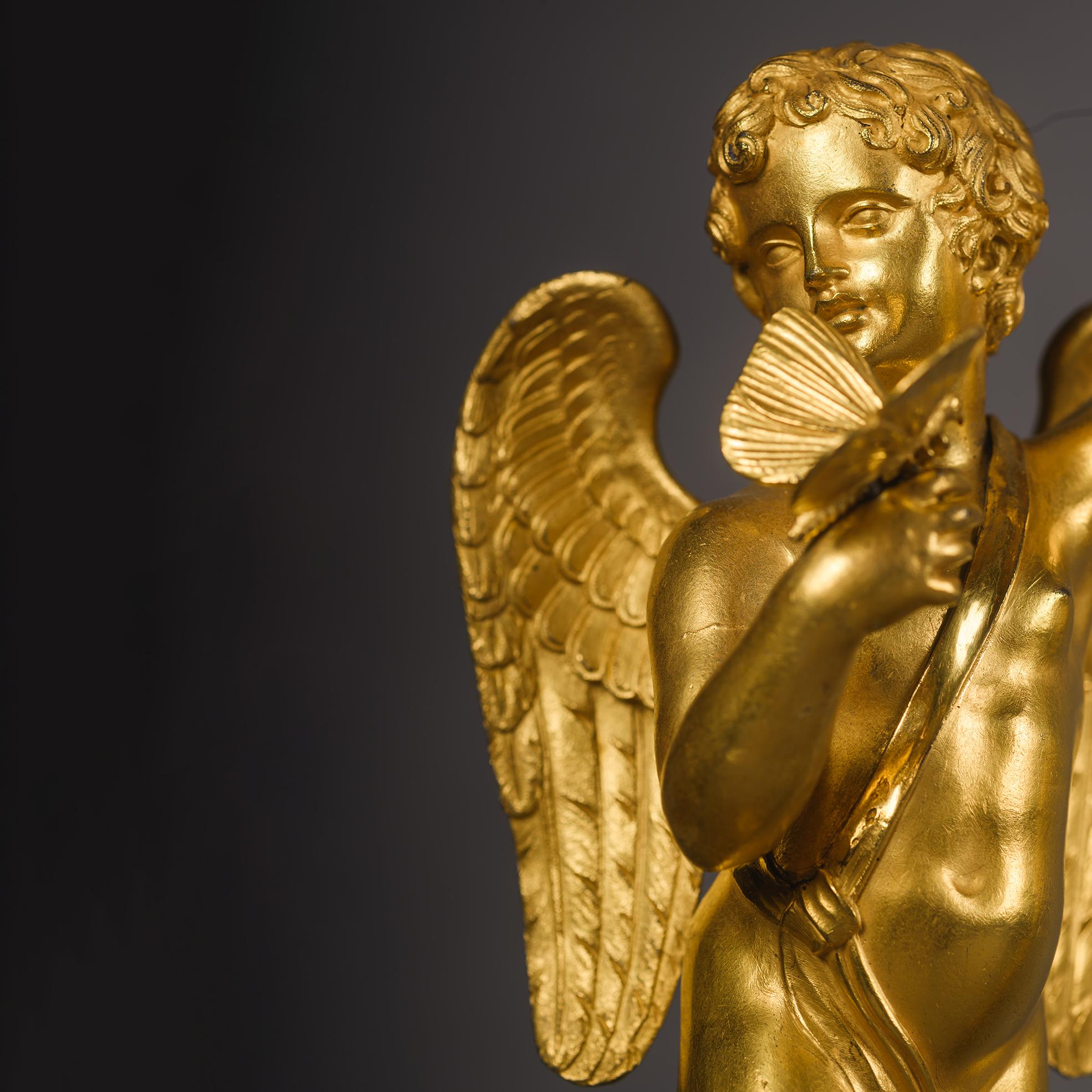 Pareja de candelabros figurados de bronce dorado Charles X, equipados como lámparas Francés en venta