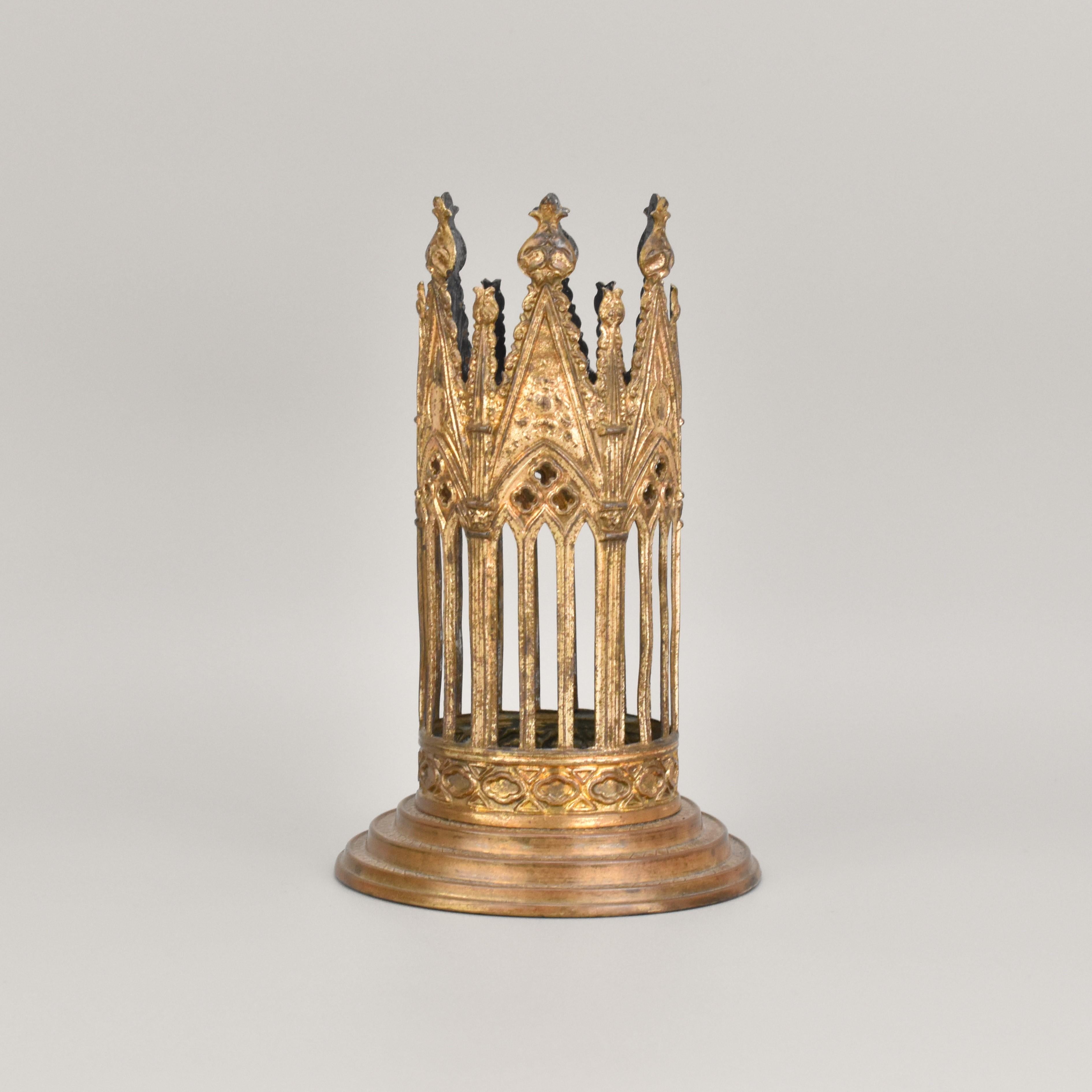 Pair of Charles X Opaline Glass Bottles withGilded Bronze Mounts, 19th Century For Sale 4