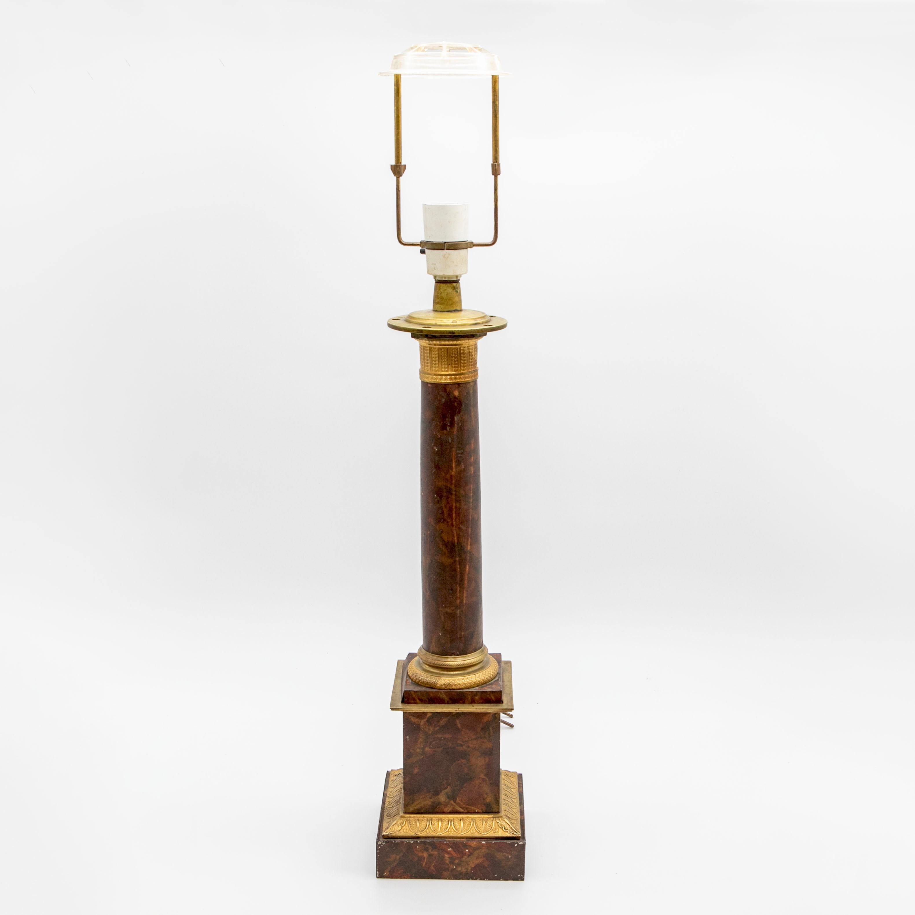 Français Paire de lampes de bureau Charles X en bronze doré, France en vente