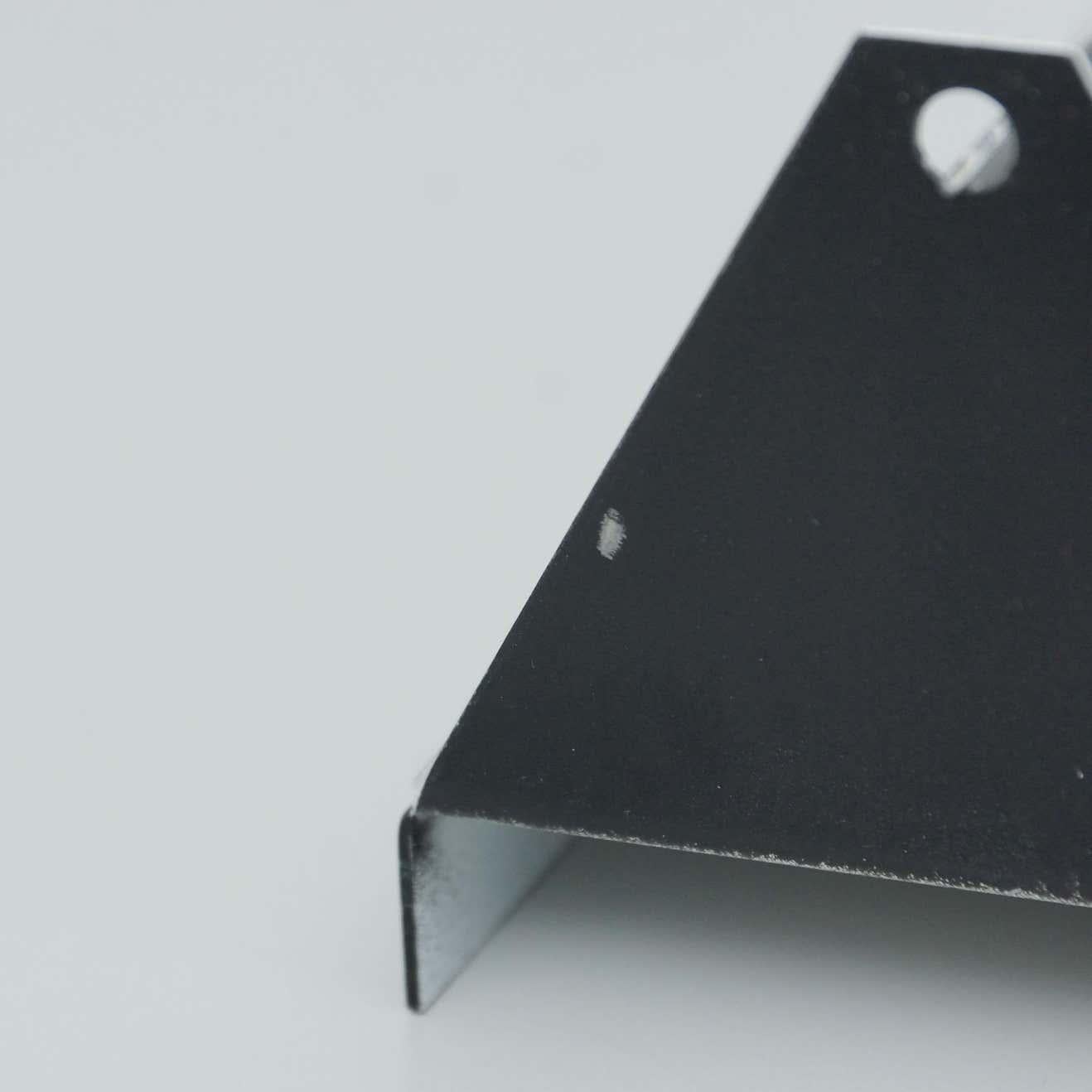 Coppia di lampade da parete CP-1 in metallo nero di Charlotte Perriand, 1960 in vendita 5