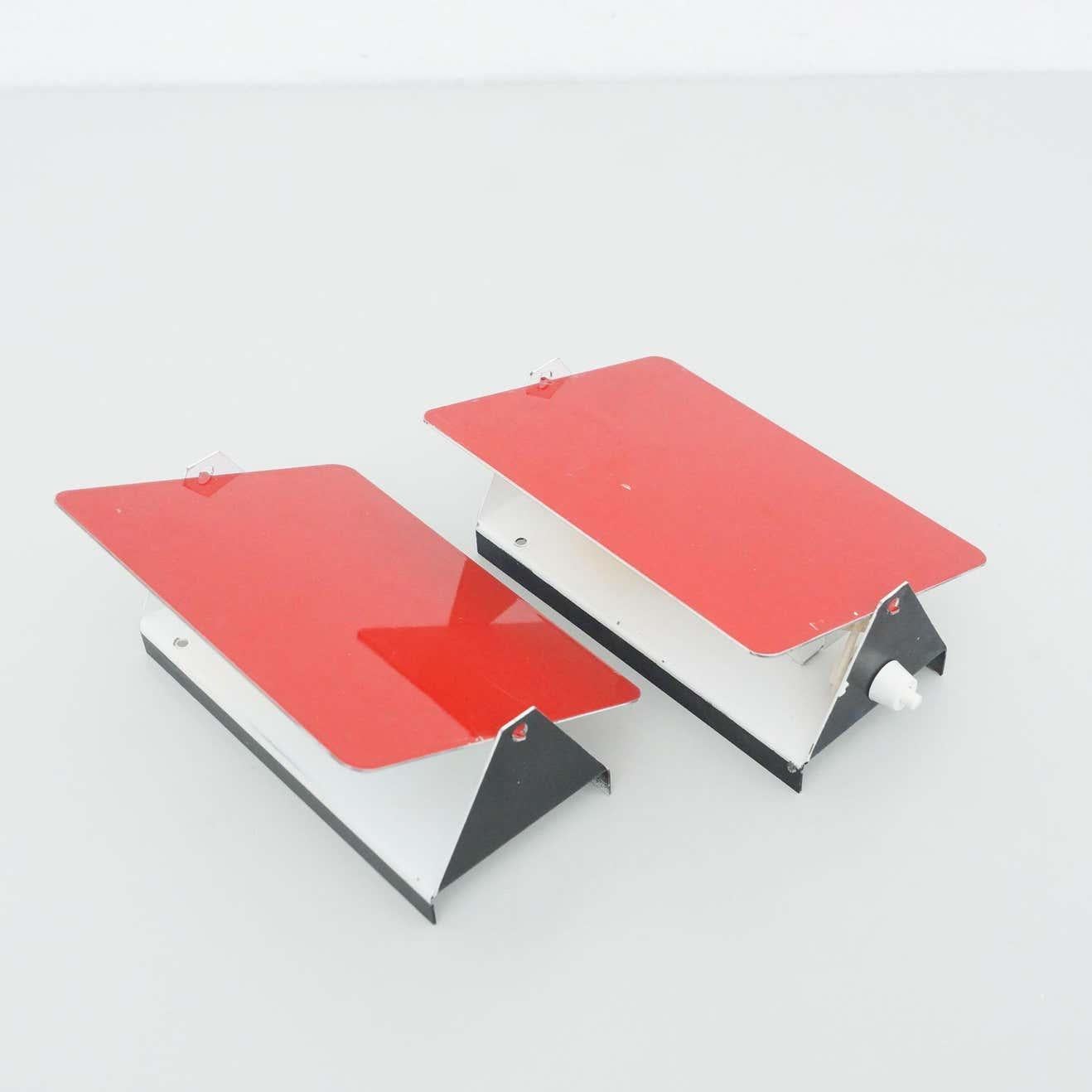 Pair of Charlotte Perriand, Mid-Century Modern Red Metal Cp-1 Wall Light, 1960 For Sale 7