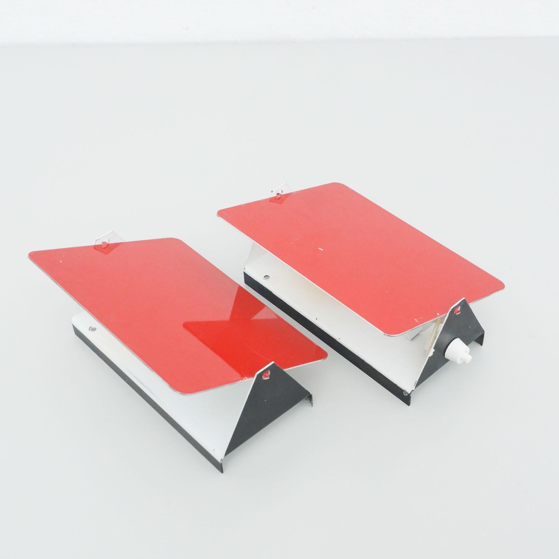 Lacquered Pair of Charlotte Perriand, Mid-Century Modern Red Metal CP-1 Wall Light, 1960