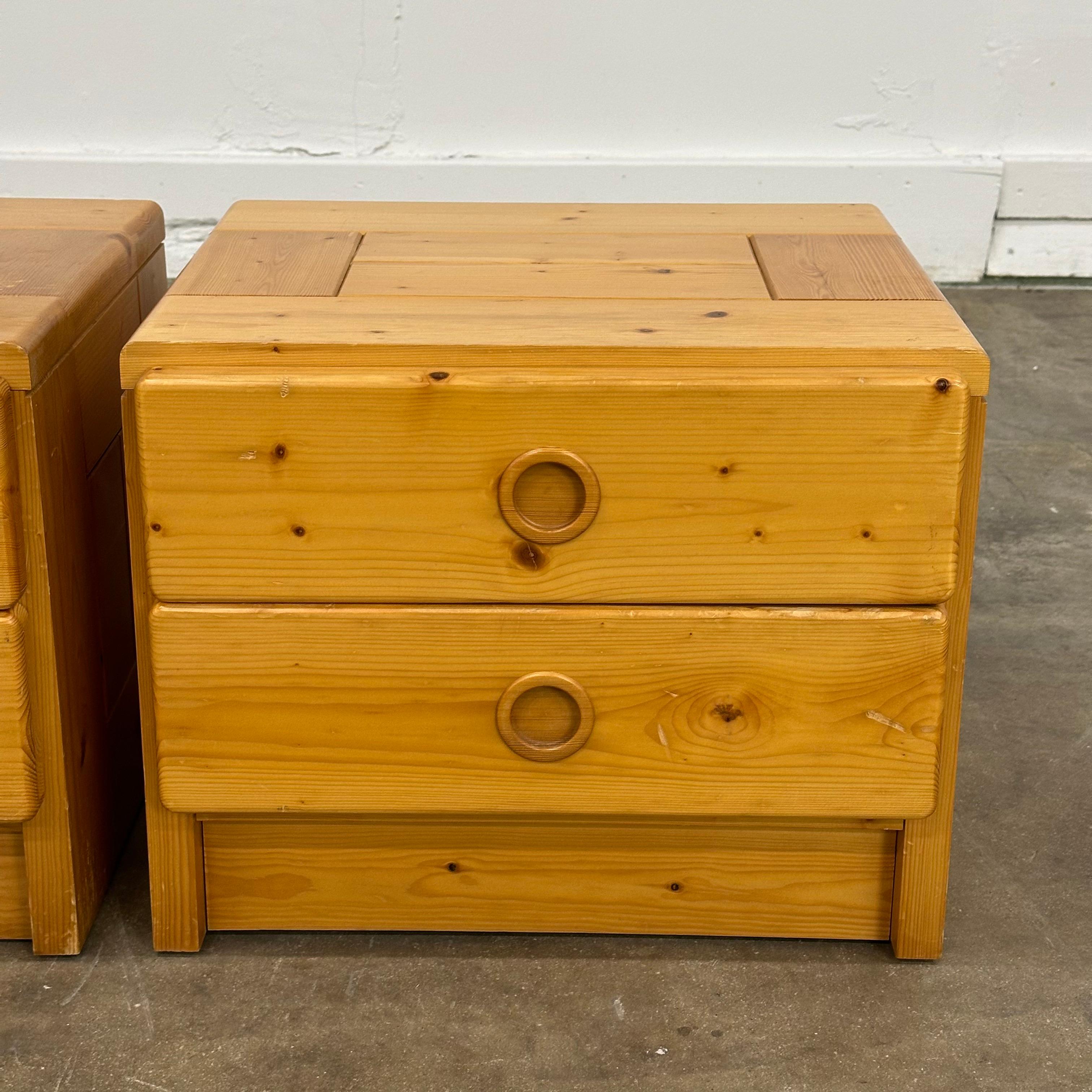 Mid-Century Modern Pair of Charlotte Perriand Pine Nightstands for Les Arcs, France, 1960s For Sale