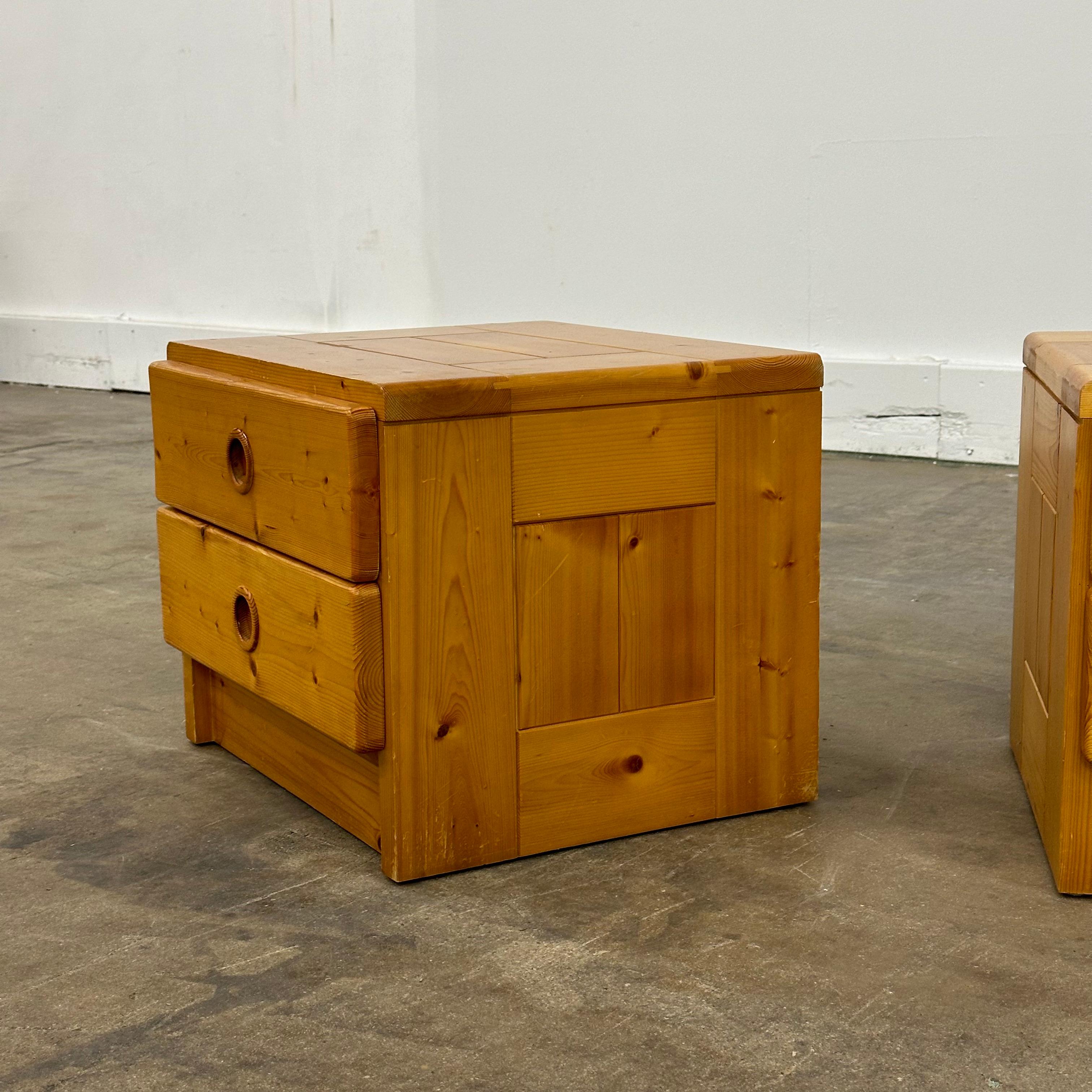 Pair of Charlotte Perriand Pine Nightstands for Les Arcs, France, 1960s 3