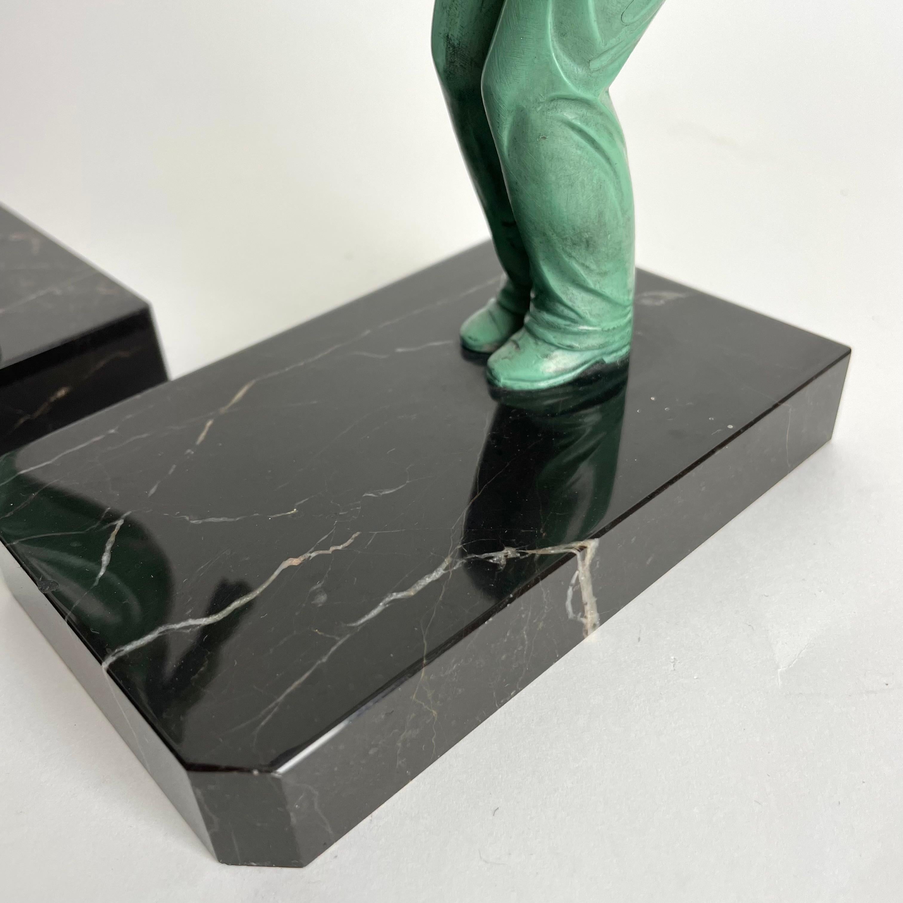 Mid-20th Century Pair of charming bookends in Art Deco with boule players from the 1930s-1940s For Sale