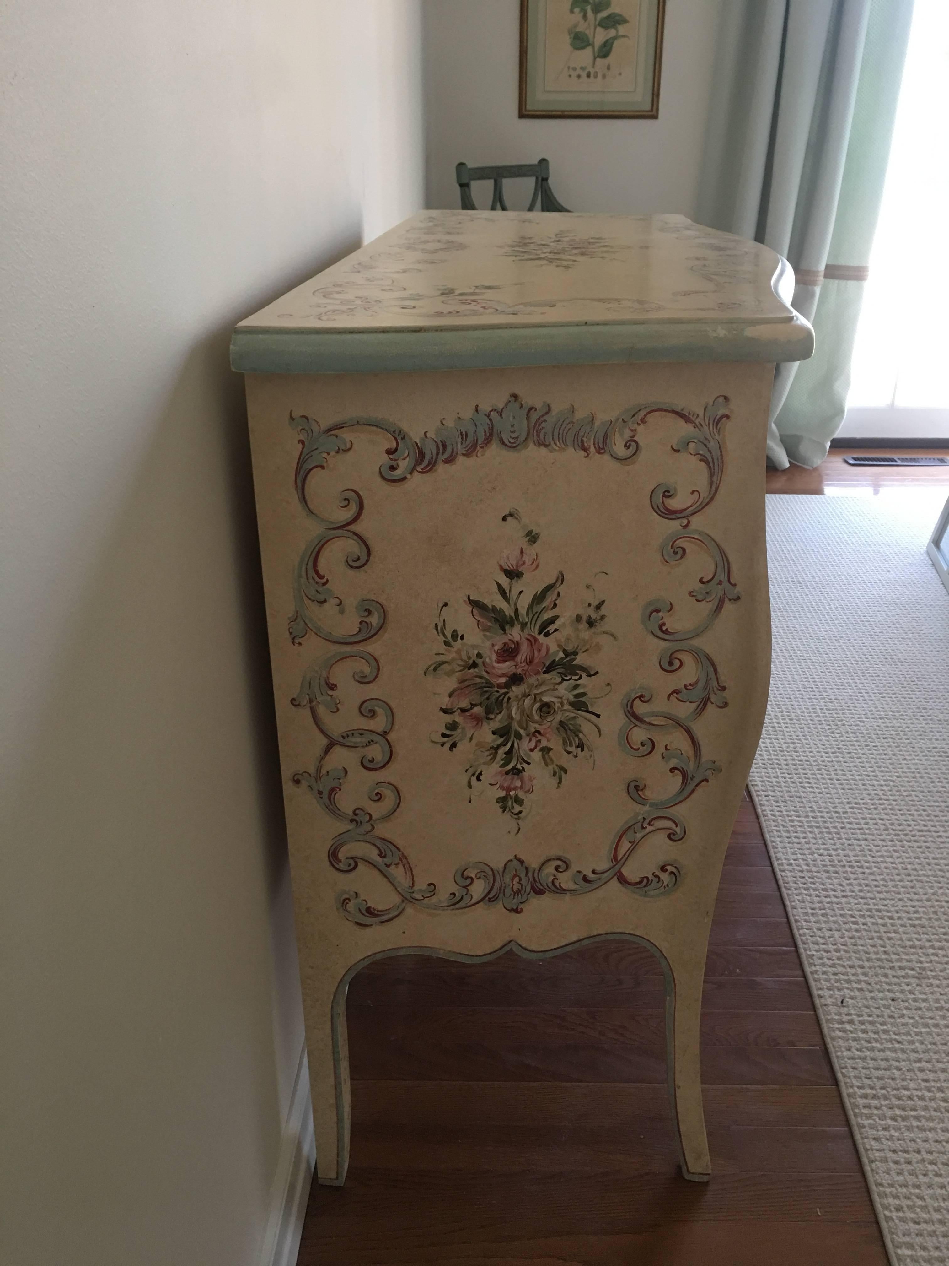 Late 20th Century Pair of Charming Hand-Painted Italian Chest of Drawers Commodes