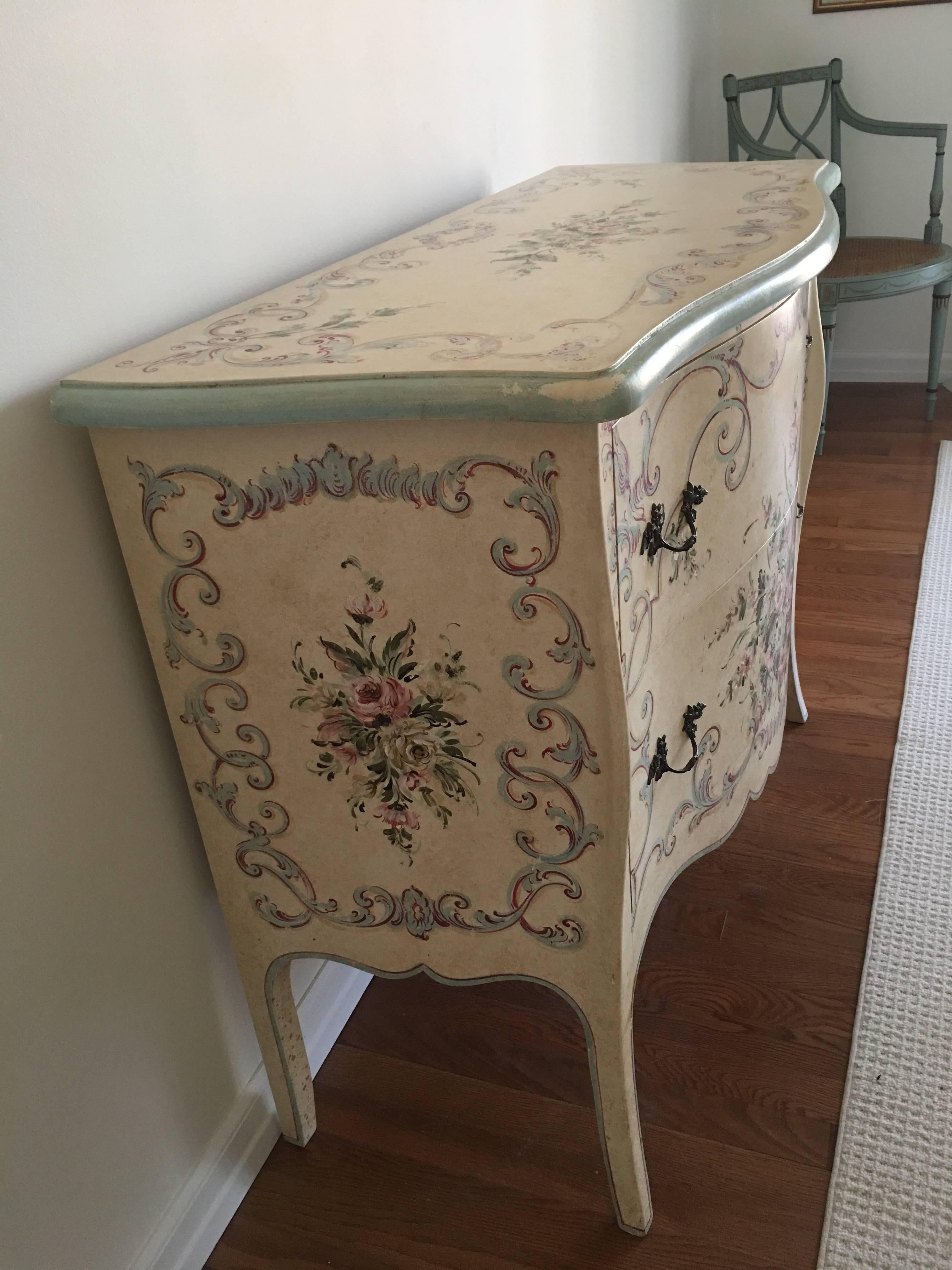 Pair of Charming Hand-Painted Italian Chest of Drawers Commodes 1