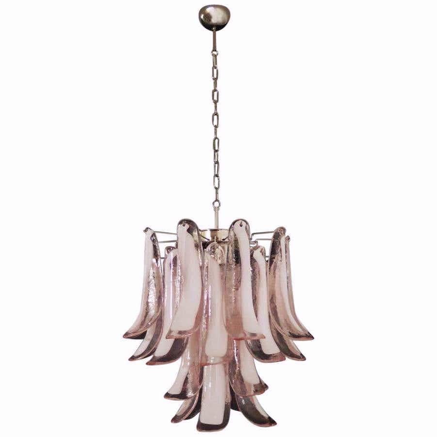 Italiano Coppia di affascinanti lampadari di Murano, anni '70 in vendita