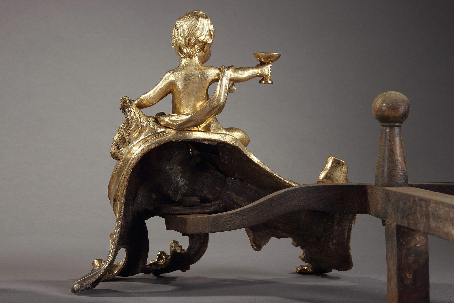 Paire de chenets en bronze ciselé et doré du 18ème siècle en vente 3