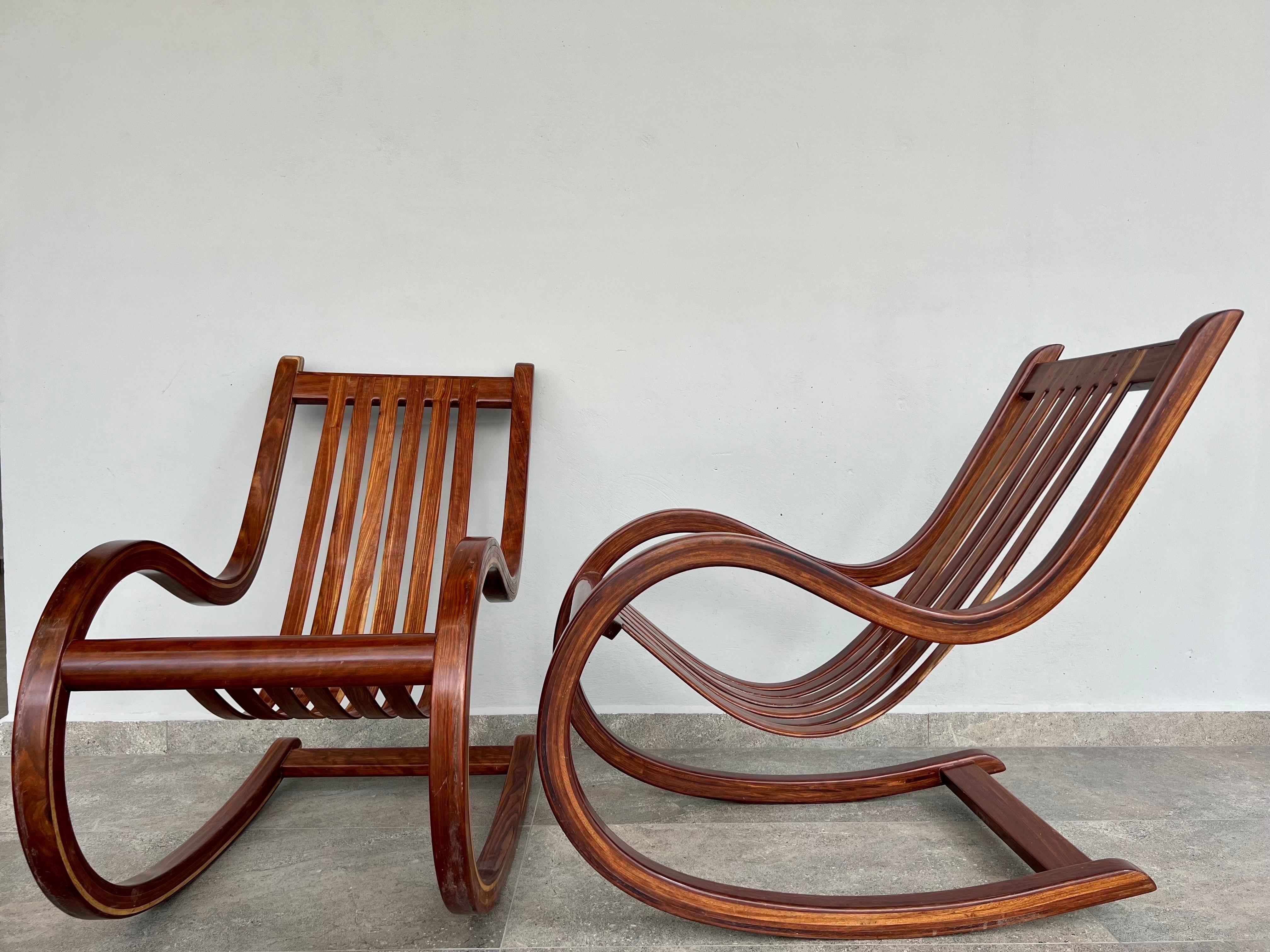 Late 20th Century Pair of Che-Chent Rocking Chairs by Salvador Vidal For Sale
