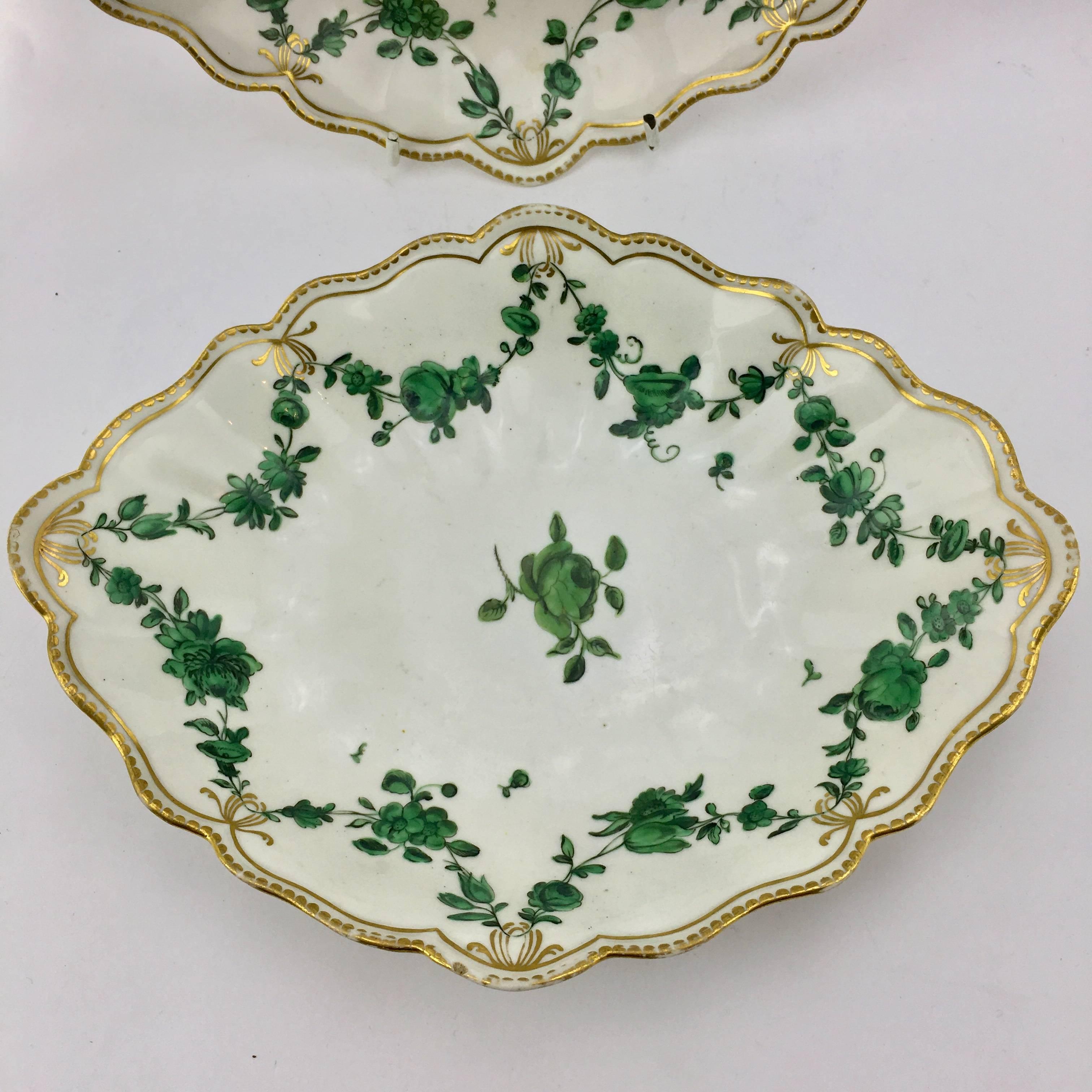 Late 18th Century Pair of Chelsea-Derby Serving Dishes, circa 1770 For Sale