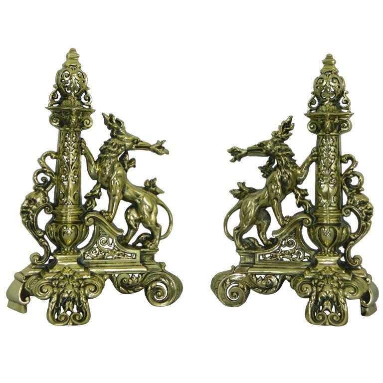 Paar Chenets oder Feuerböcke mit einer Mittelstange oder Feuerschutzstange, 19. Jahrhundert
