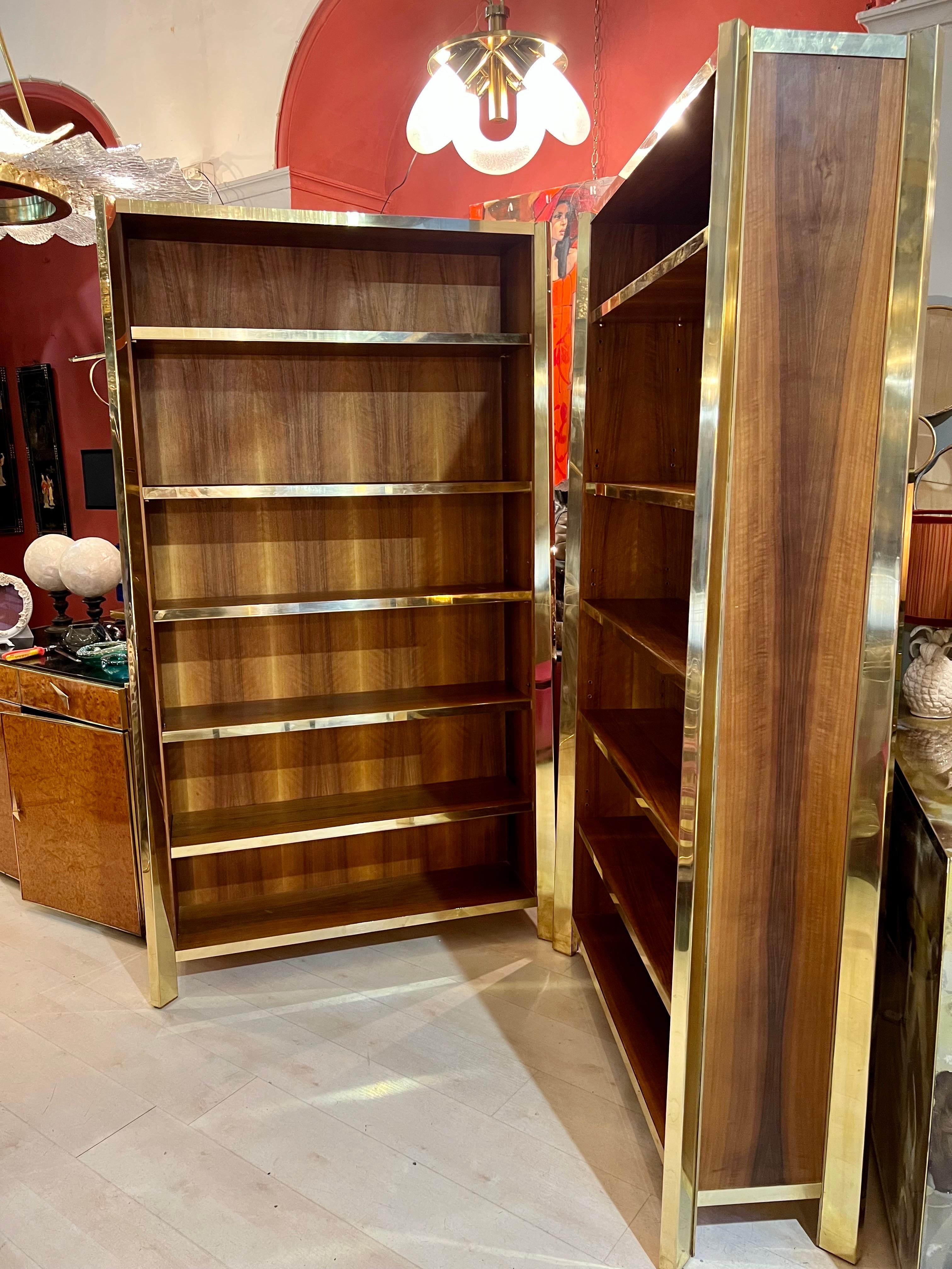 Modern Pair of Cherry Wood and Brass Bookcases, 1980s For Sale