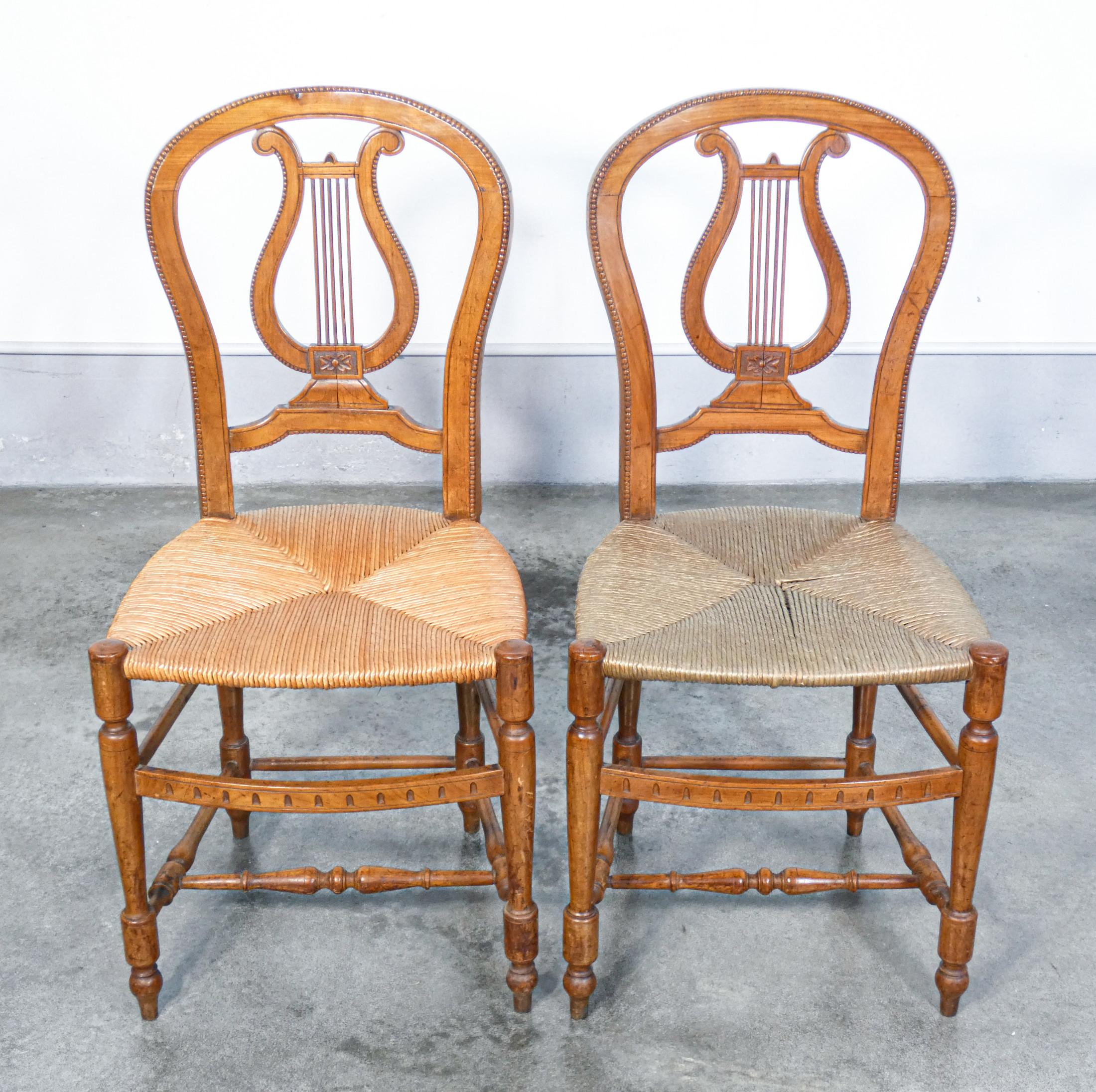 Italian Pair of Cherry Wood Chairs with Lyre-Shaped Back and Straw Seat, Early 20th For Sale