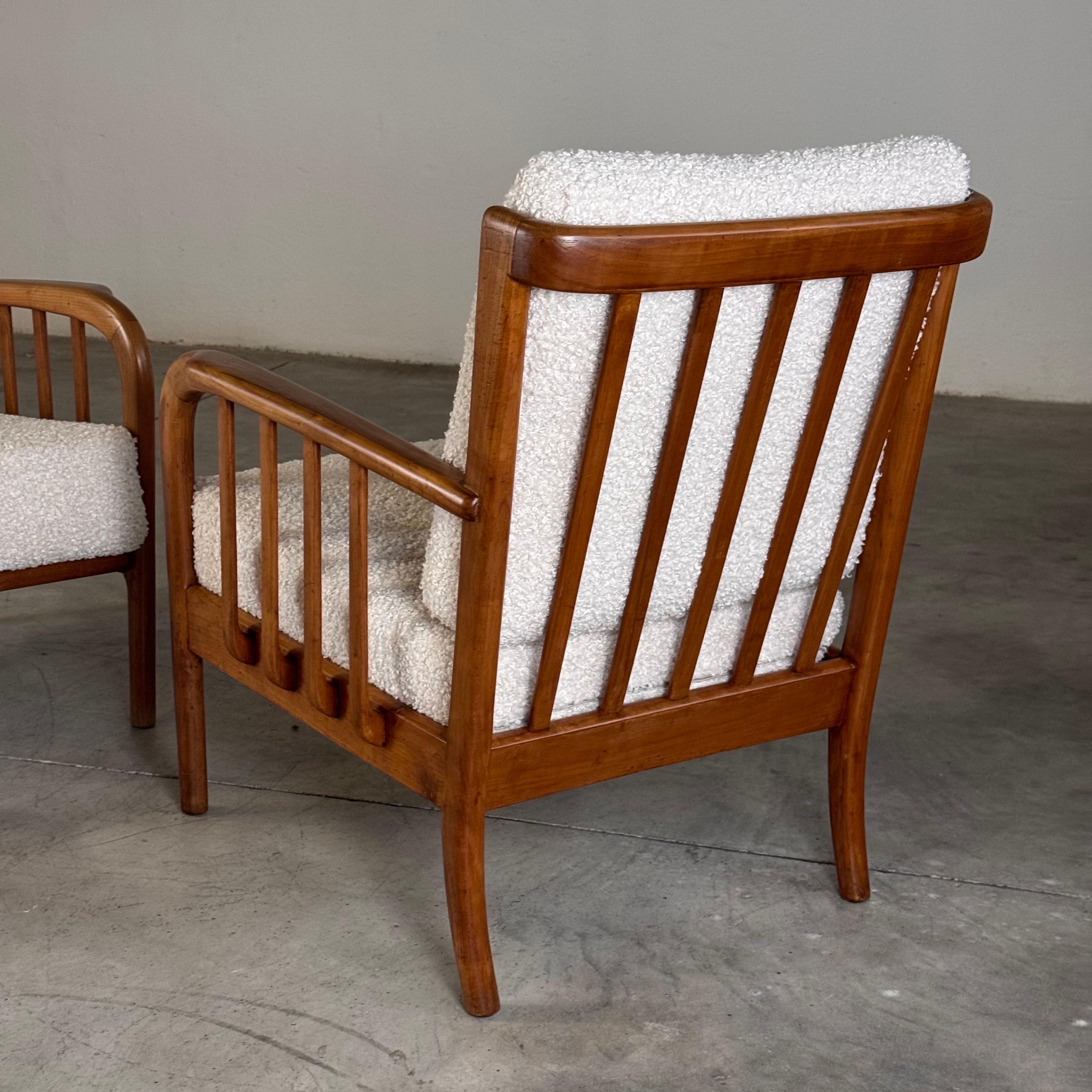 Italian Pair of Cherrywood Armchairs by Paolo Buffa for La Permanente Mobili Cantù, 1950 For Sale