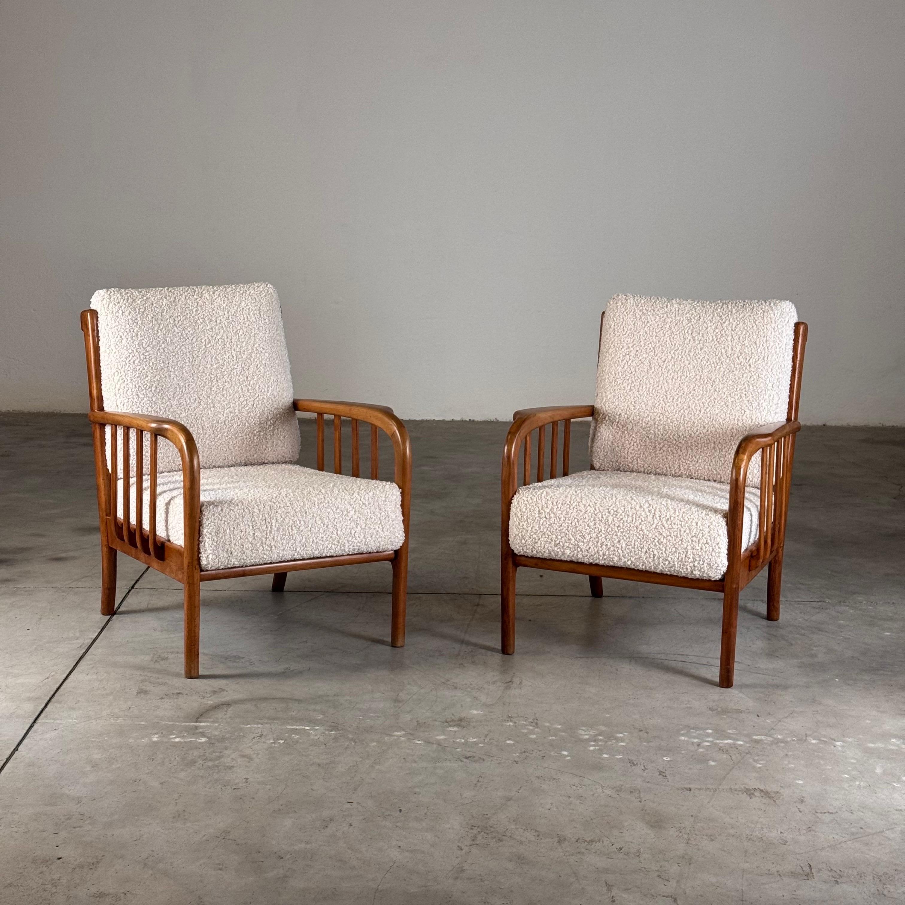 Hand-Crafted Pair of Cherrywood Armchairs by Paolo Buffa for La Permanente Mobili Cantù, 1950 For Sale