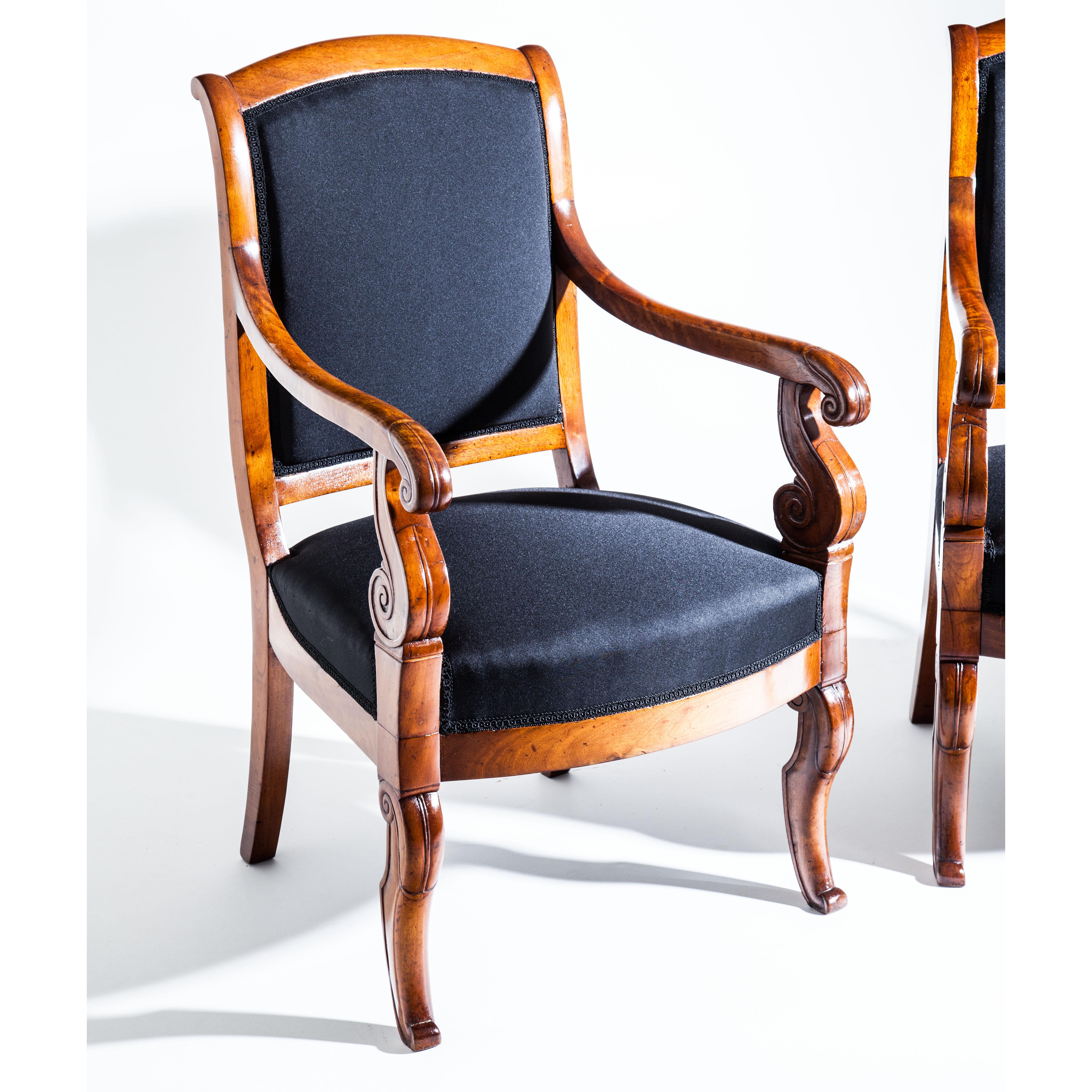 Pair of Cherrywood Armchairs, France, First Half of the 19th Century In Good Condition In Greding, DE