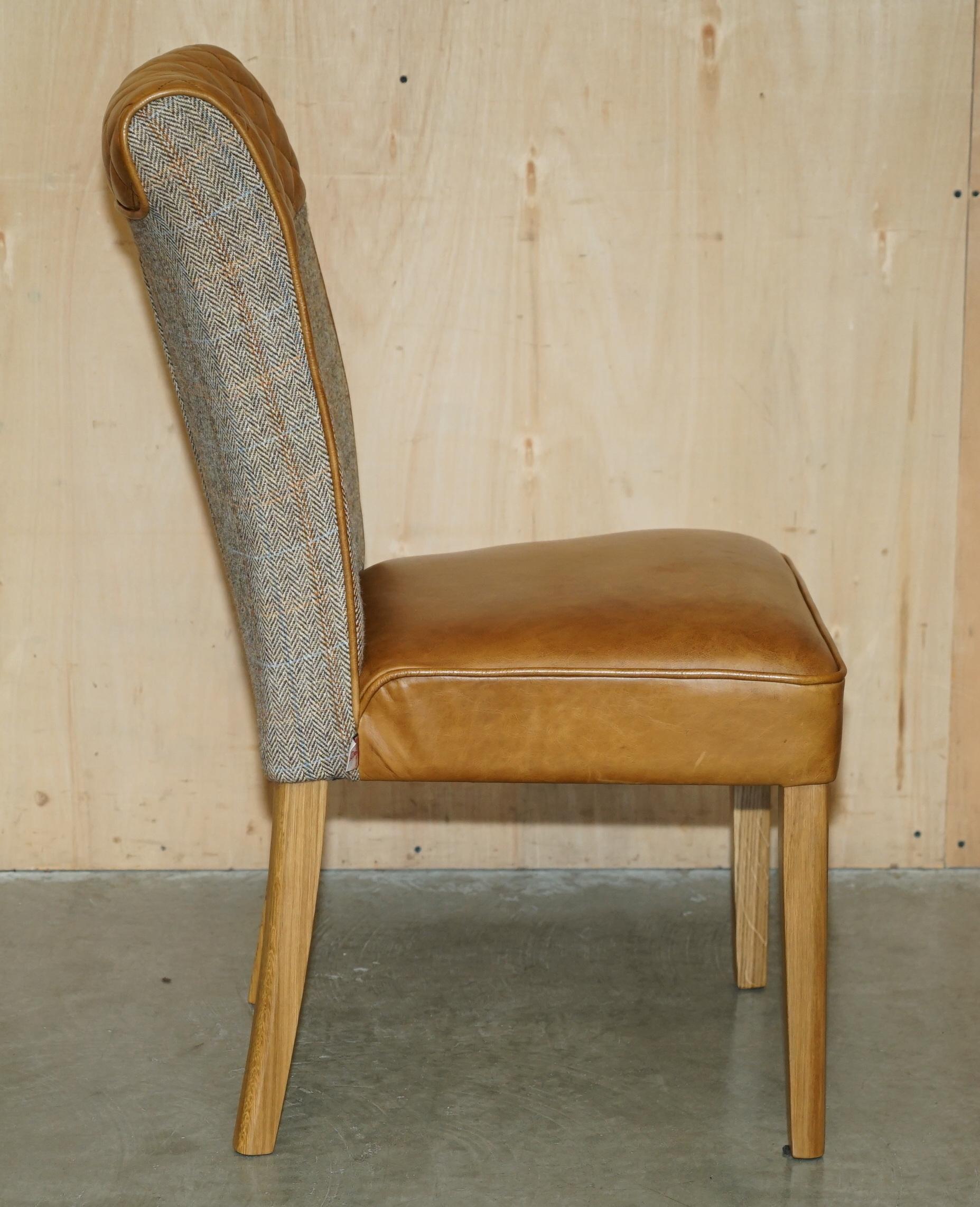 PAR DE SILLONES DE SALÓN CHESTERFiELD HARRIS TweED DE CUERO MARRÓN PARTE DE UN GRAN SUITE en venta 11