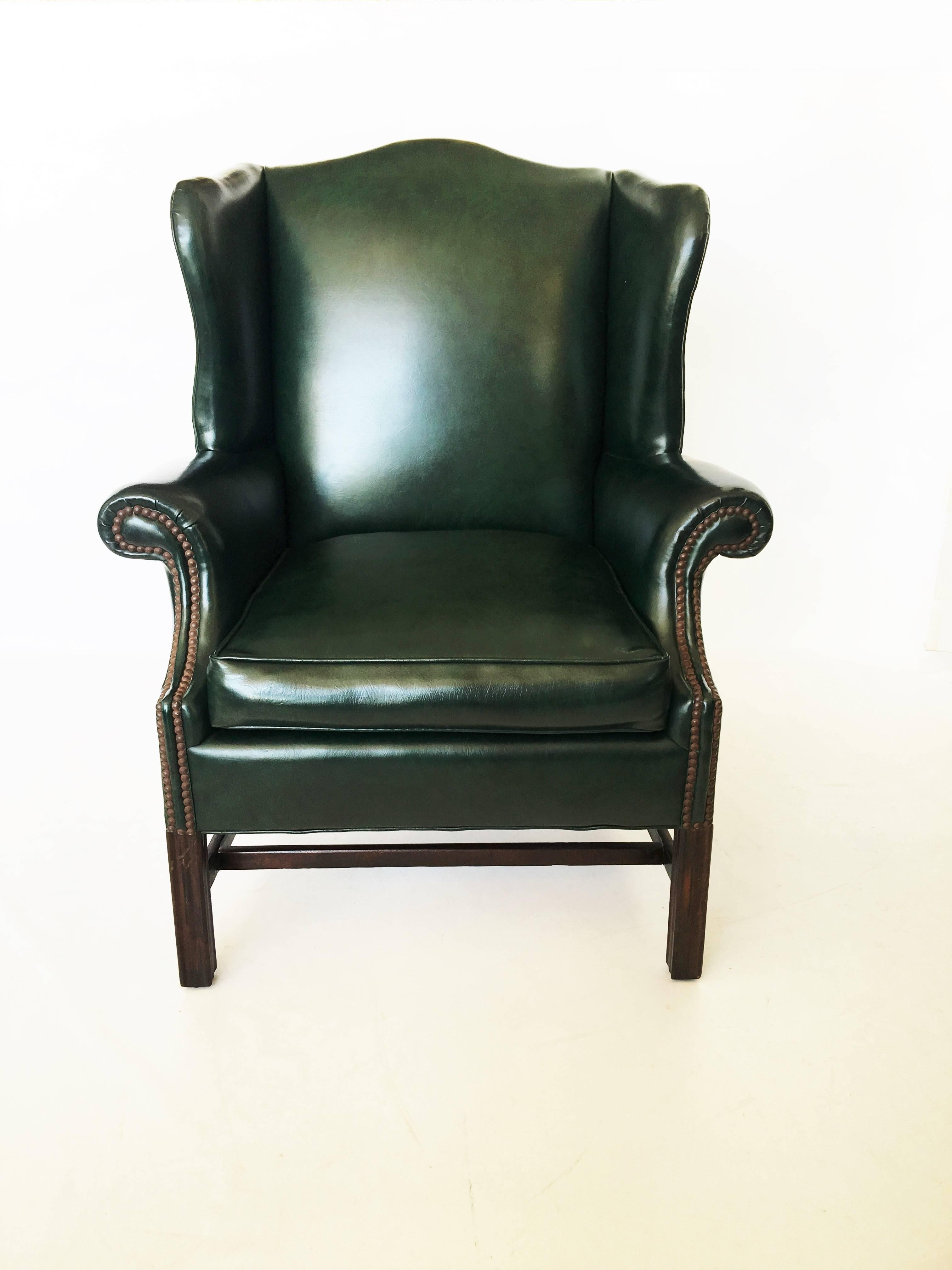 19th Century Pair of Chesterfield Tufted Dark Green Leather Wingback Chairs For Sale