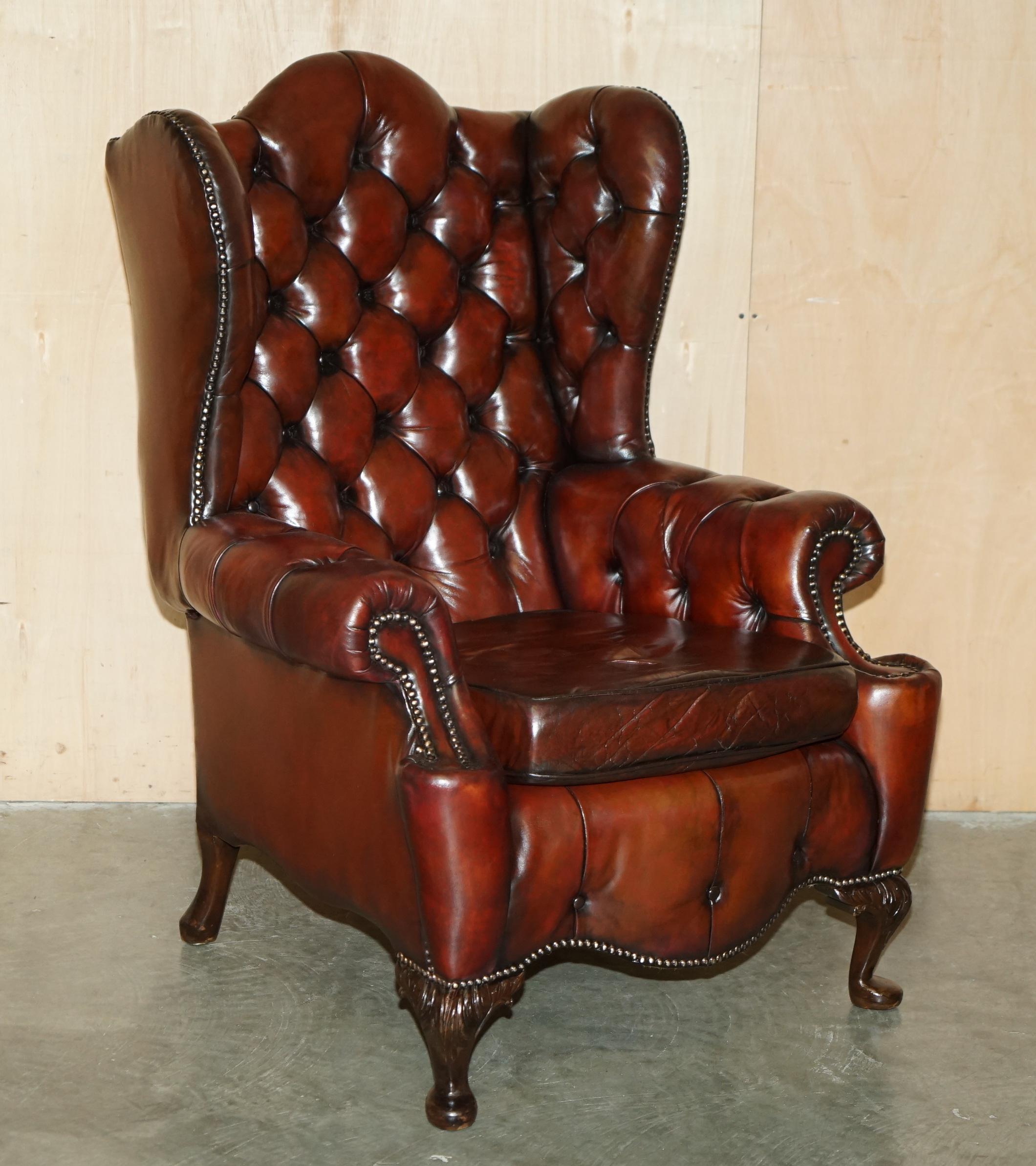 PAIR OF CHESTERFIELD VINTAGE OXBLOOD LEATHER WINGBACK ARMCHAIRS & FOOTSTOOLs For Sale 9