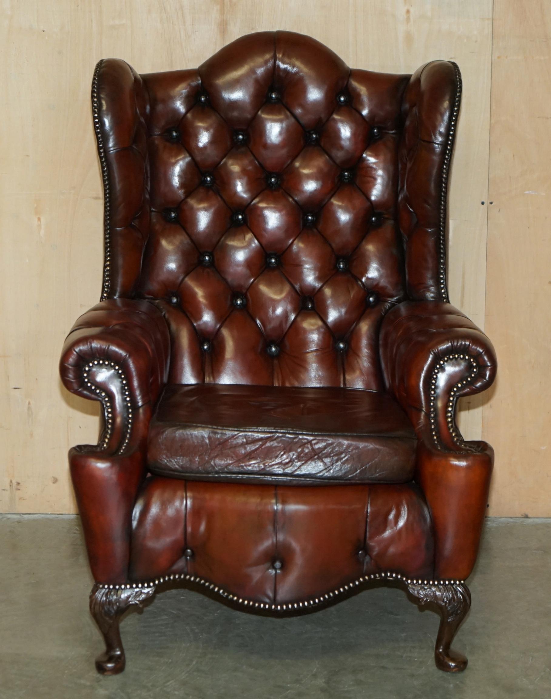 PAIR OF CHESTERFIELD VINTAGE OXBLOOD LEATHER WINGBACK ARMCHAIRS & FOOTSTOOLs For Sale 10
