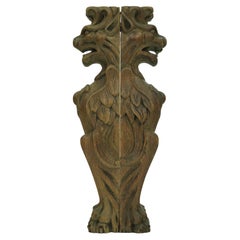 Paire de sculptures de meubles Griffins en bois de châtaignier