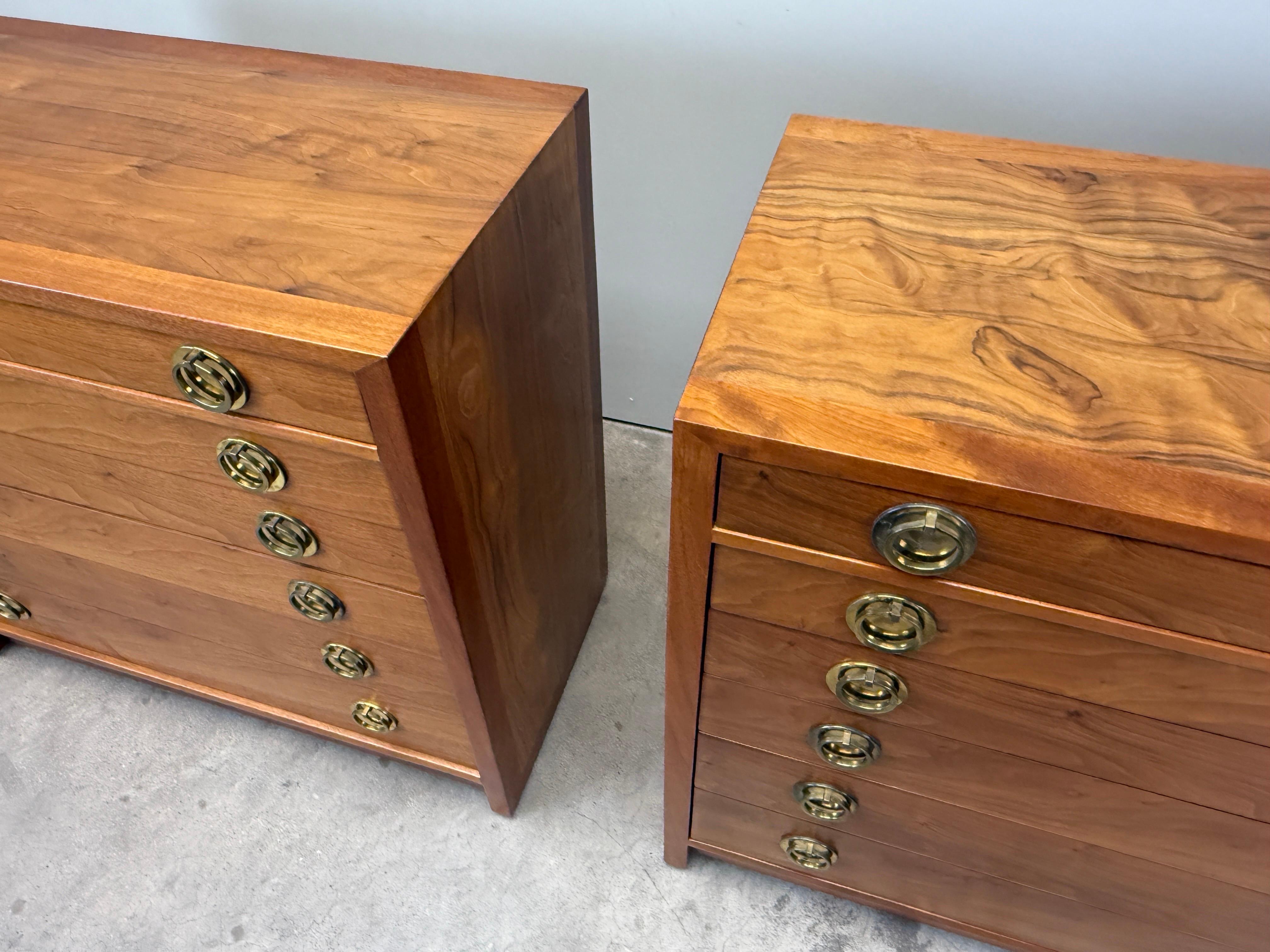 Pair of Chests by Edward Wormley for Dunbar In Good Condition For Sale In Dallas, TX