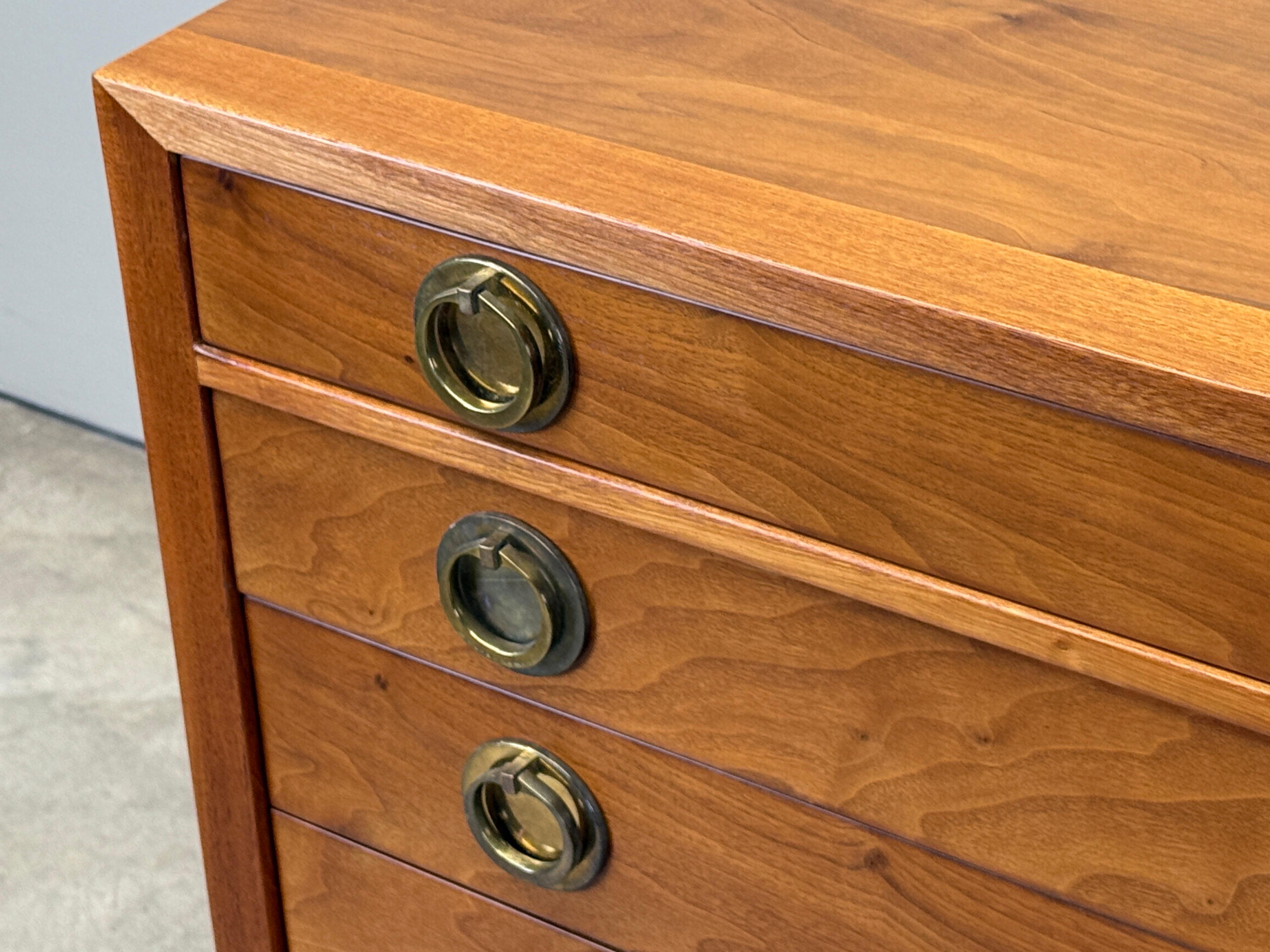 Pair of Chests by Edward Wormley for Dunbar For Sale 2