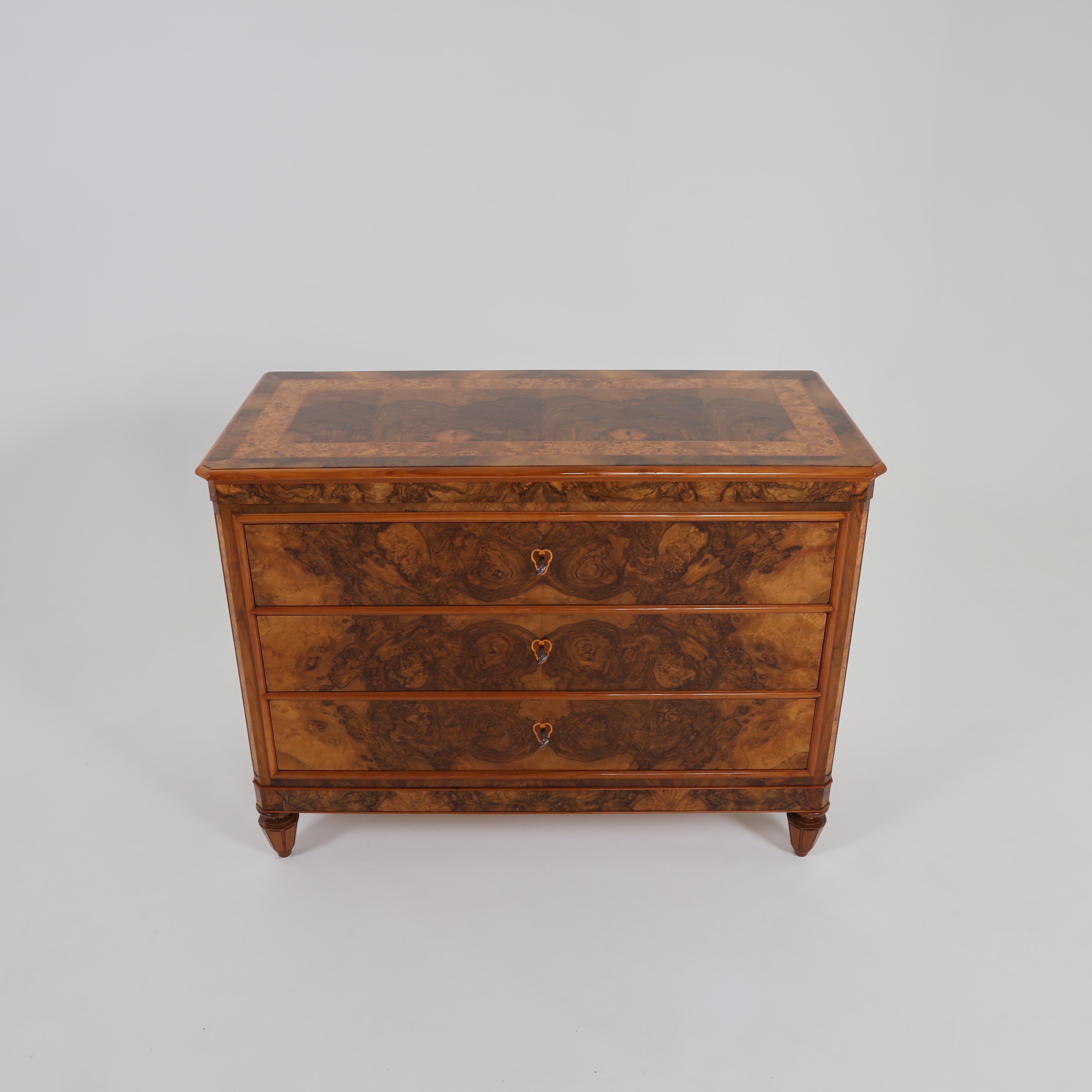 Pair of Chests of Drawers, Italy, Around 1835 In Good Condition In Greding, DE