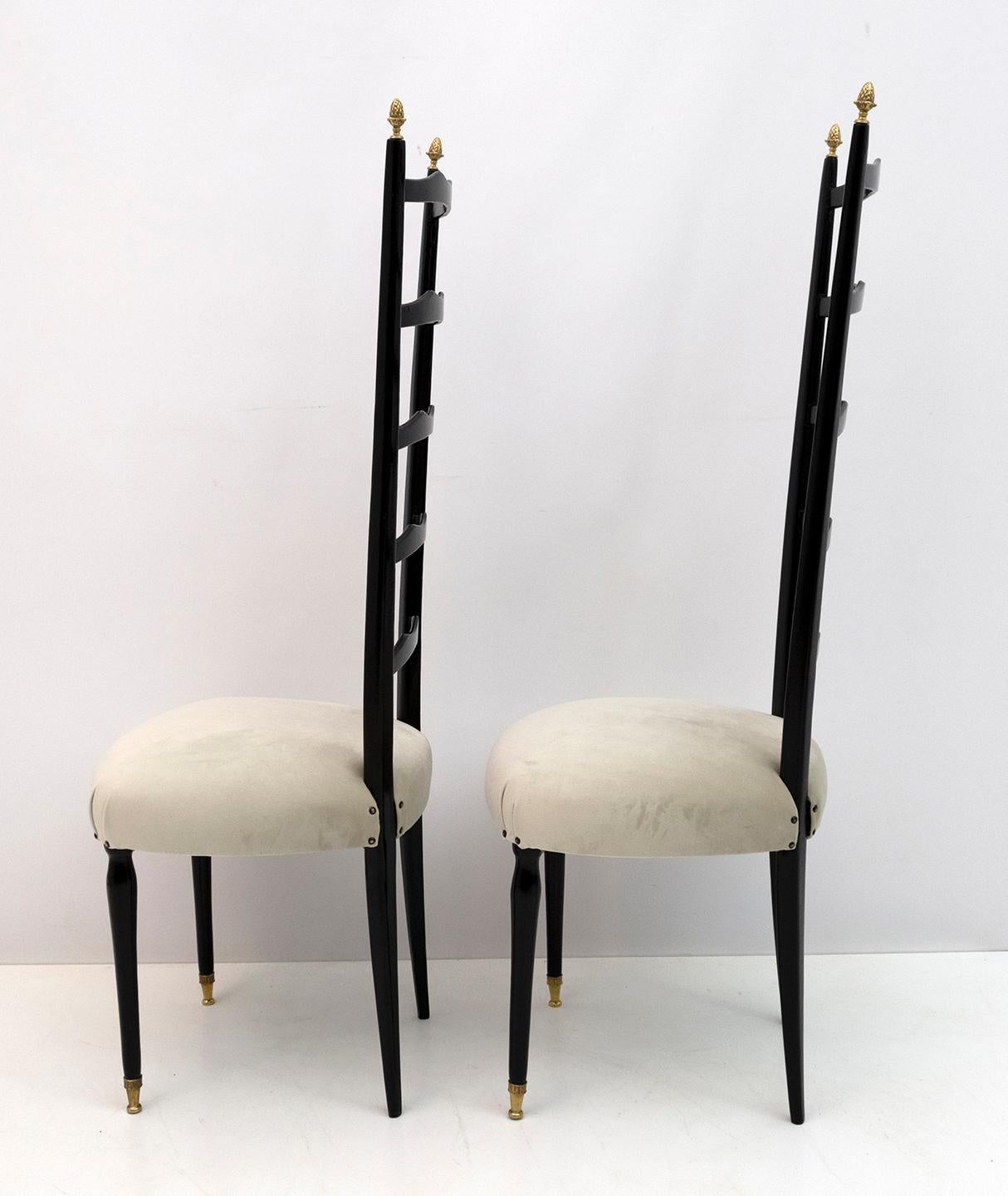 Pair of Chiavari Mid-Century Modern Italian Velvet High Back Chairs, 1950s In Good Condition For Sale In Puglia, Puglia