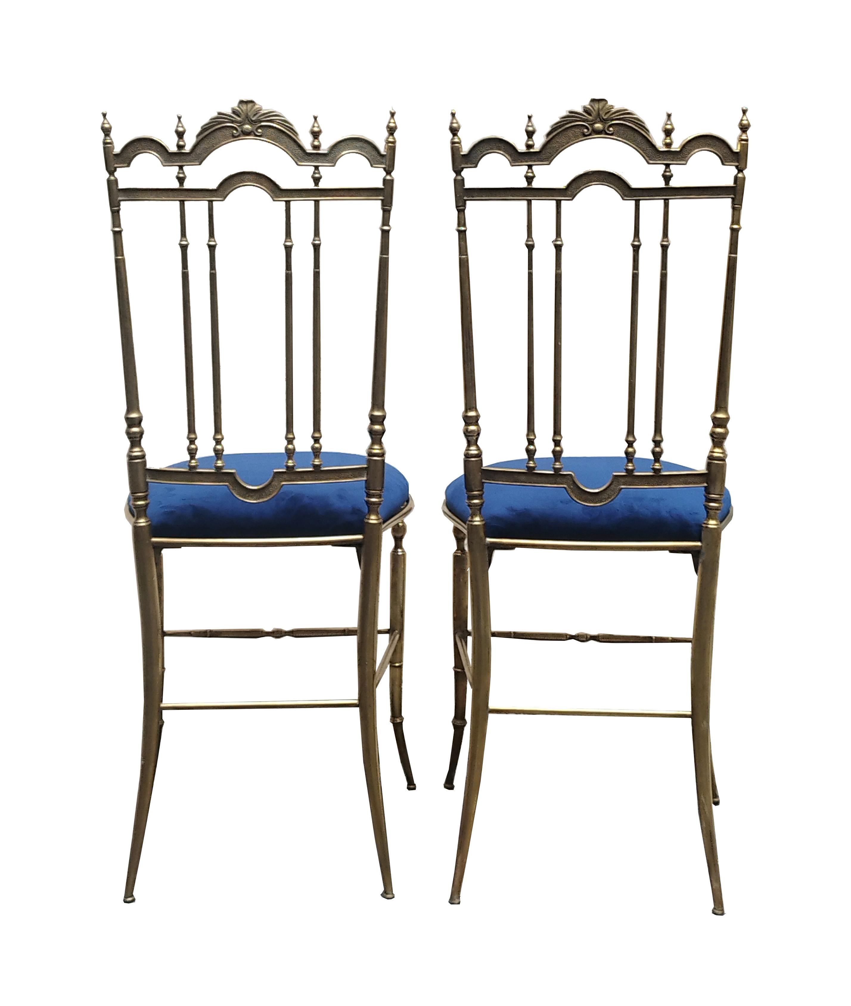 Pair of Chiavarine He and She Chairs in Brass and Velvet, Italy 1950s In Good Condition In Naples, IT