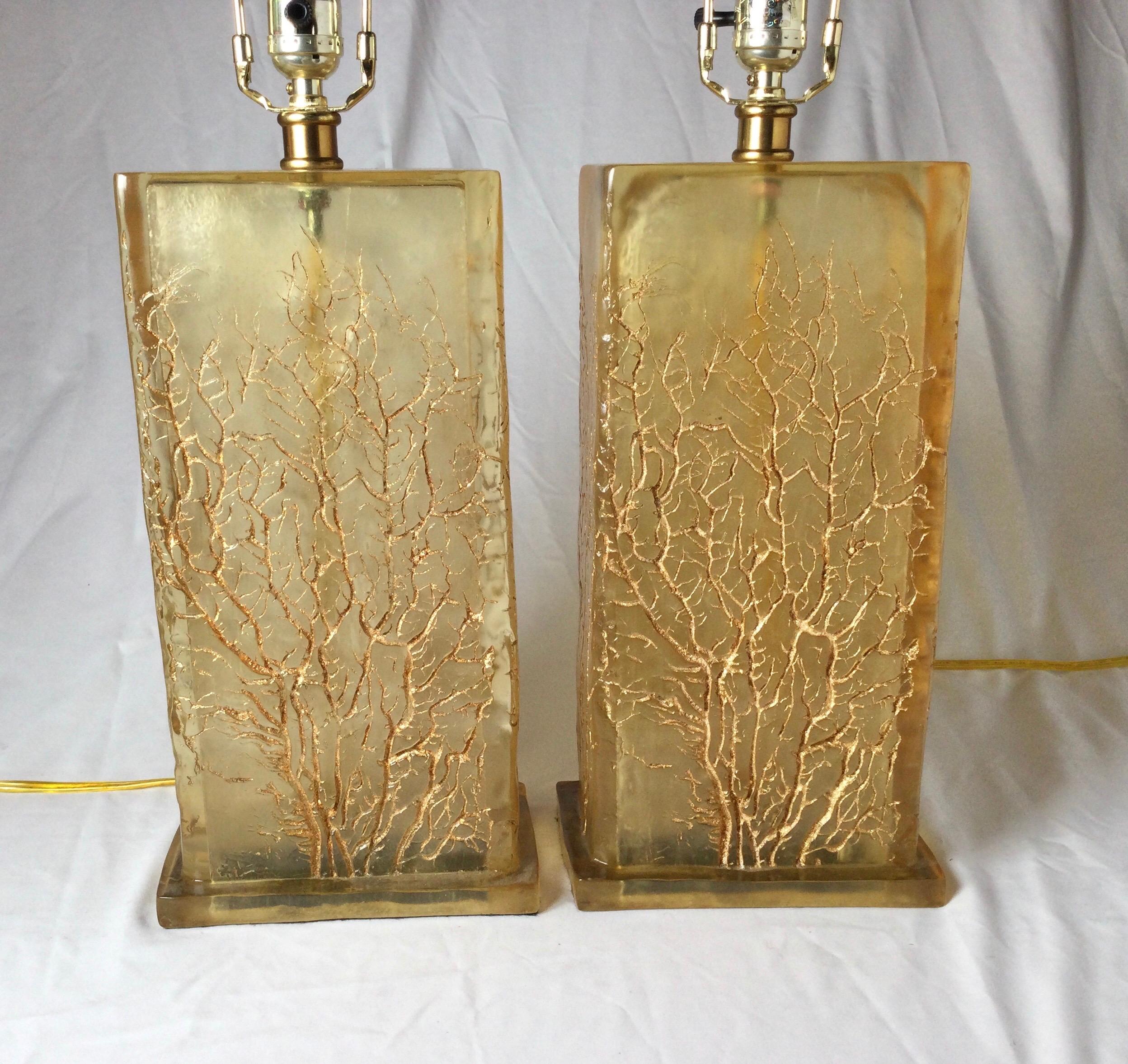 Pair of Chic Amber Lucite Lamps In Excellent Condition In Lambertville, NJ