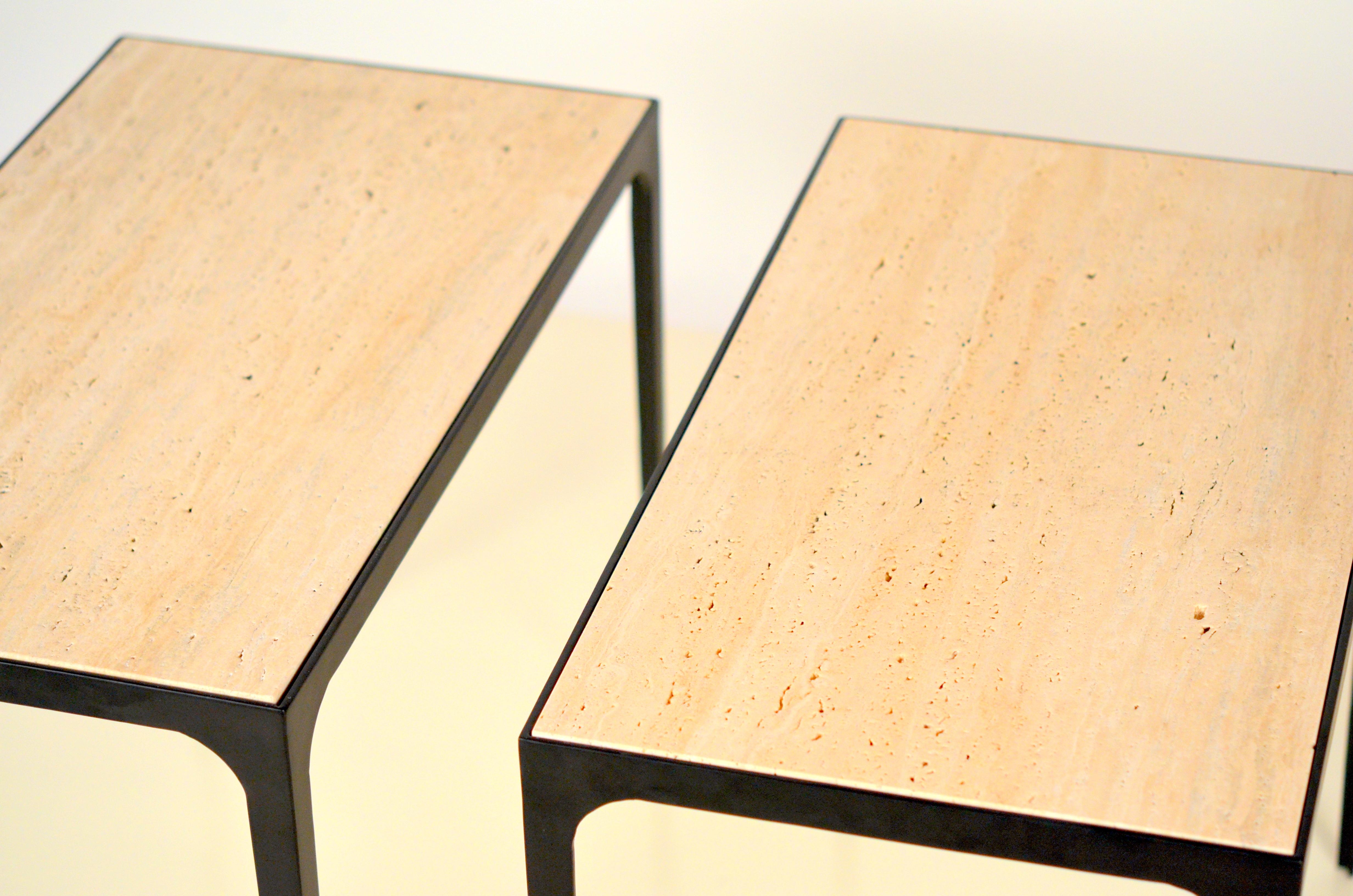 Contemporary Pair of Chic 'Esquisse' Grooved Ivory Travertine Side Tables by Design Frères For Sale