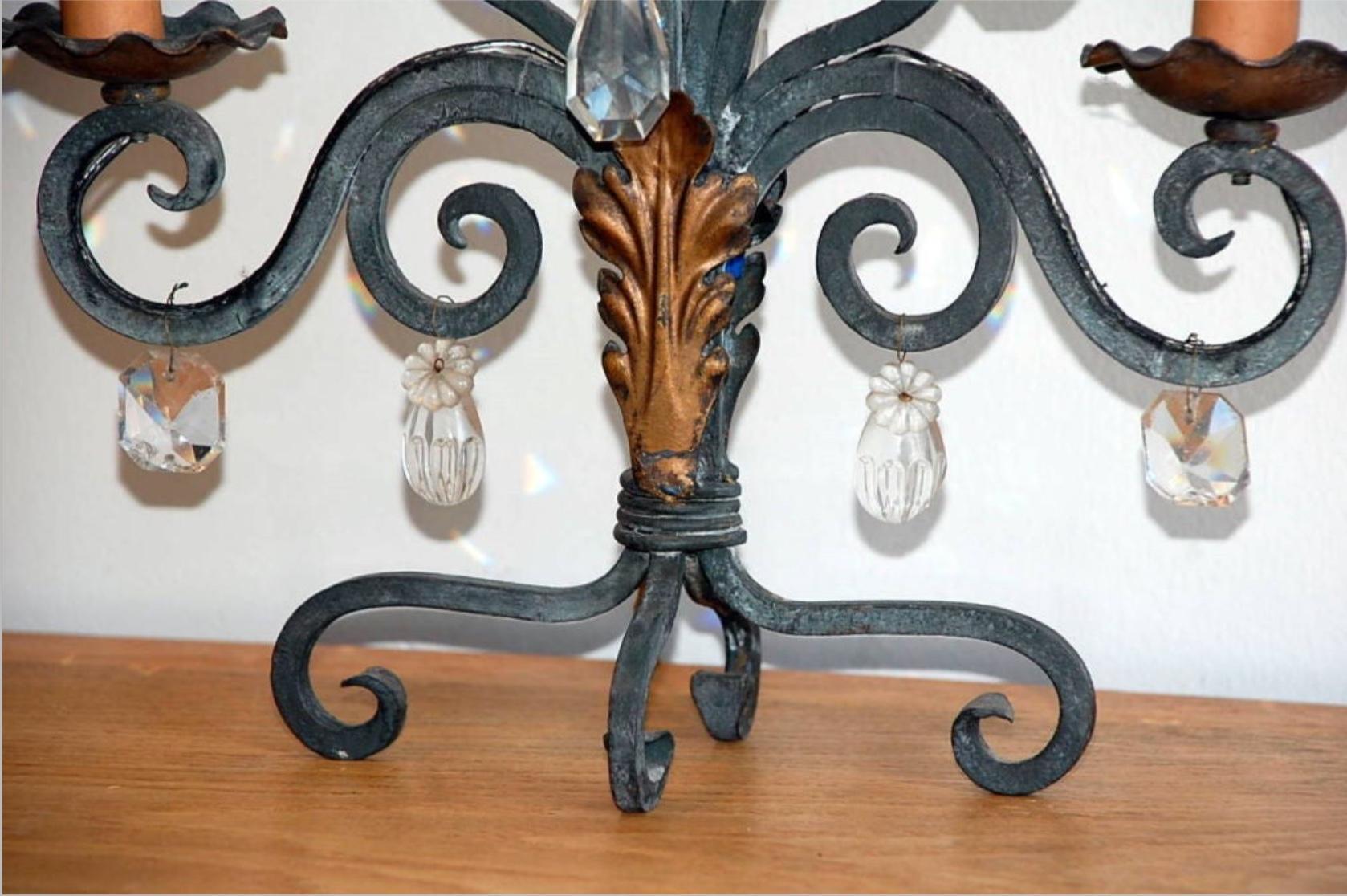 Pareja de candelabros franceses elegantes de los años 40 Pintado a mano en venta