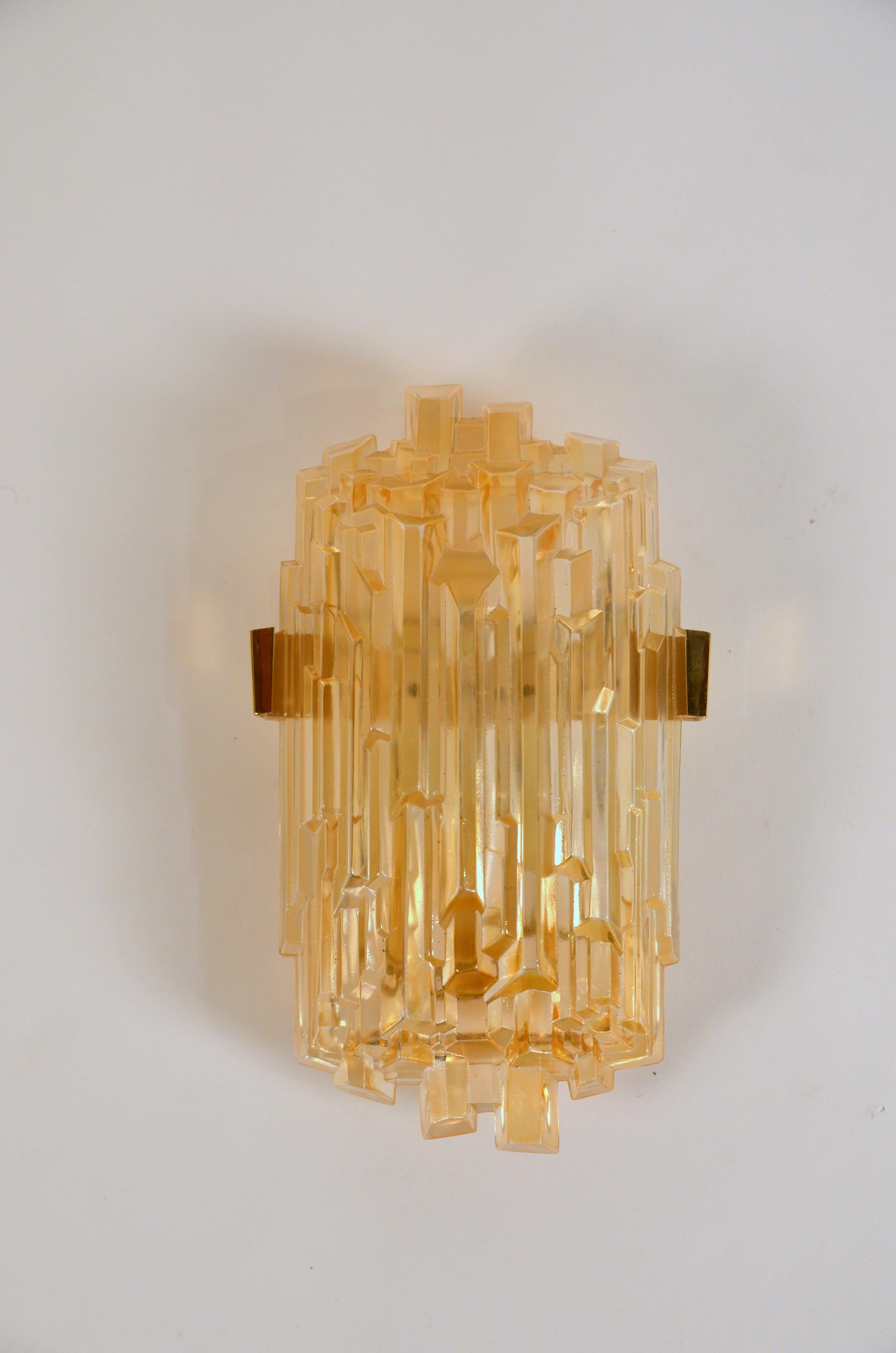 Modern Pair of Chic French 1970s Brutalist Glass Sconces