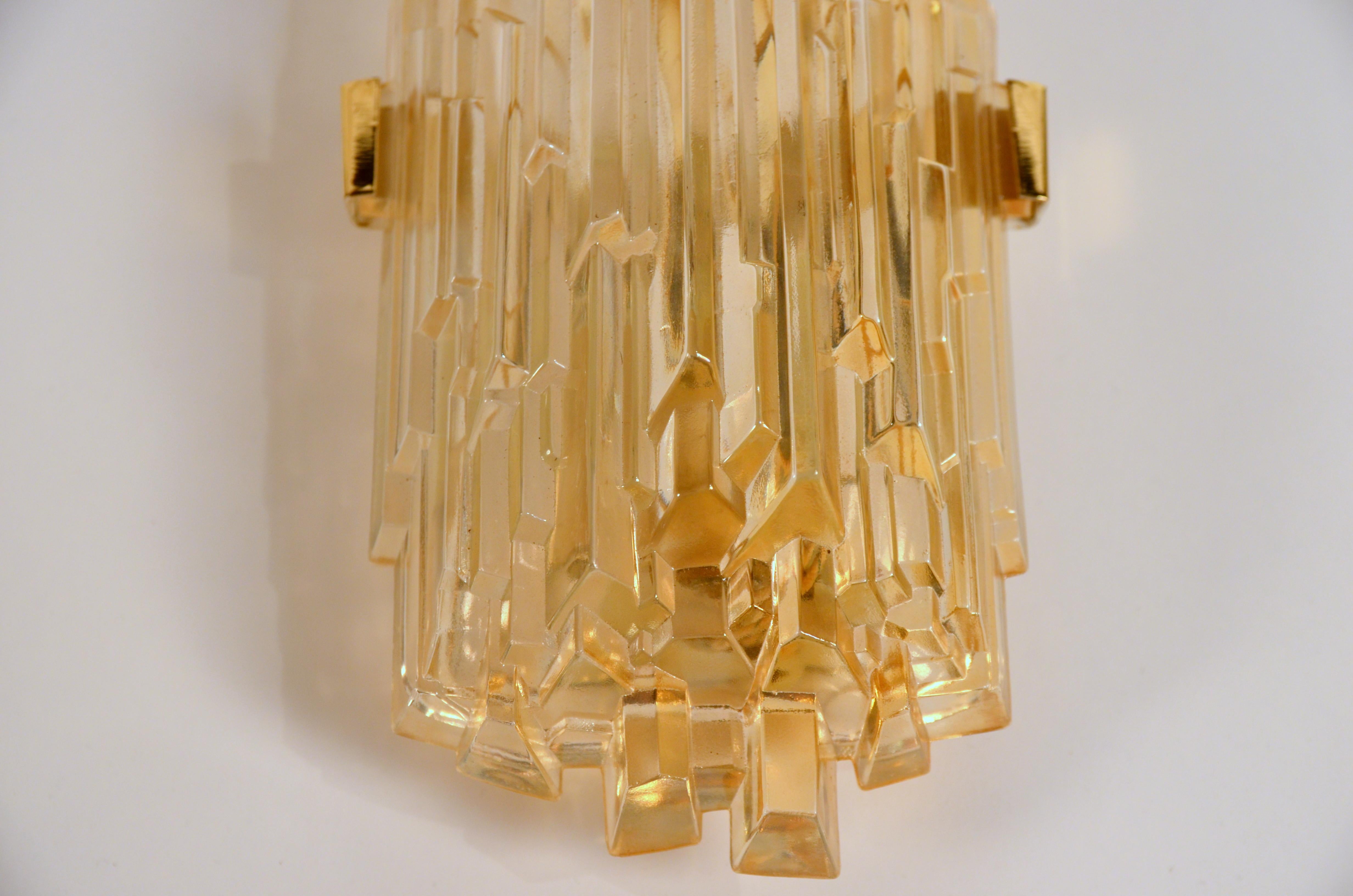Late 20th Century Pair of Chic French 1970s Brutalist Glass Sconces