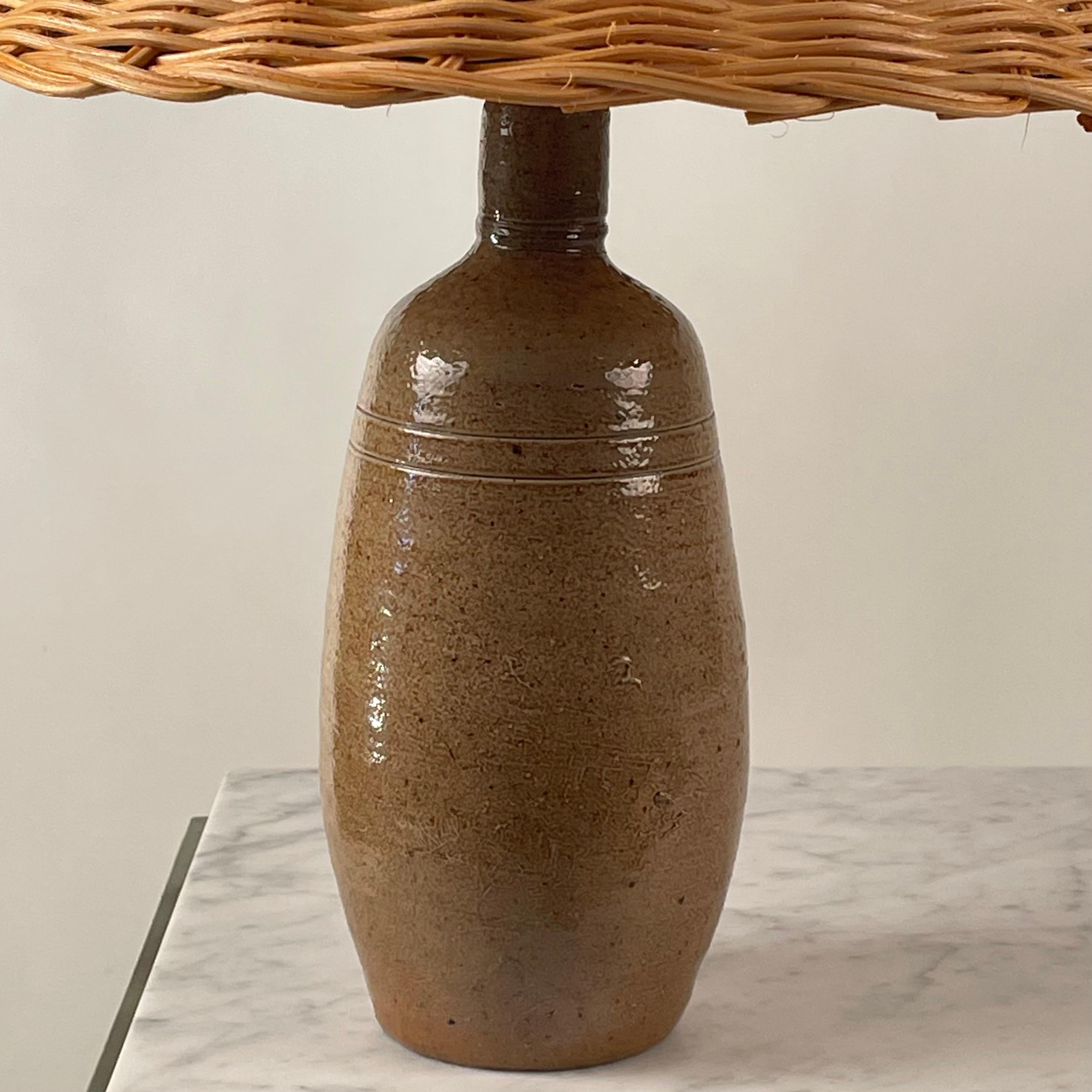 XXI secolo e contemporaneo Coppia di lampade chic in terracotta e rattan 