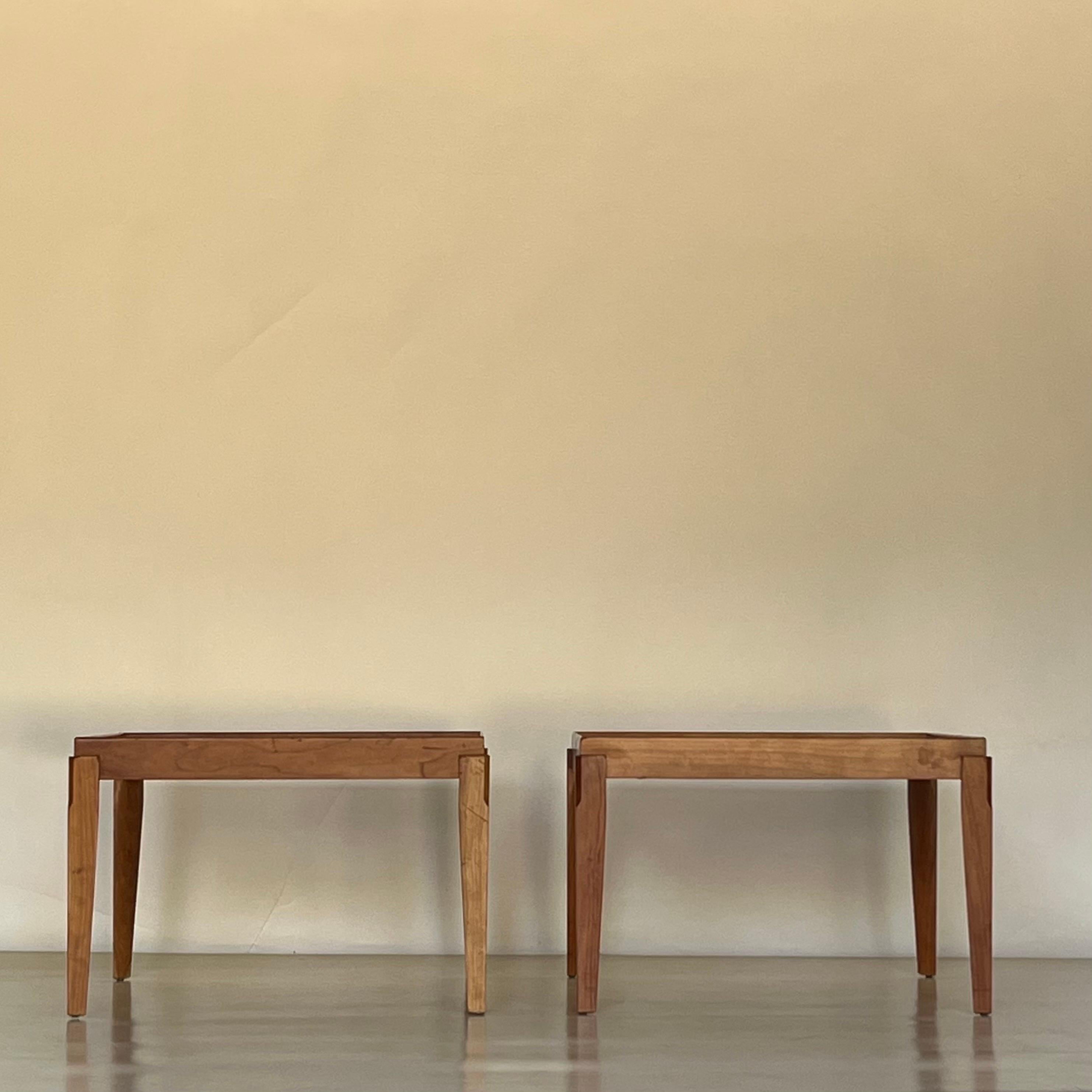 Modern Pair of Chic Italian Blond Ash End Tables in the Style of Gio Ponti For Sale