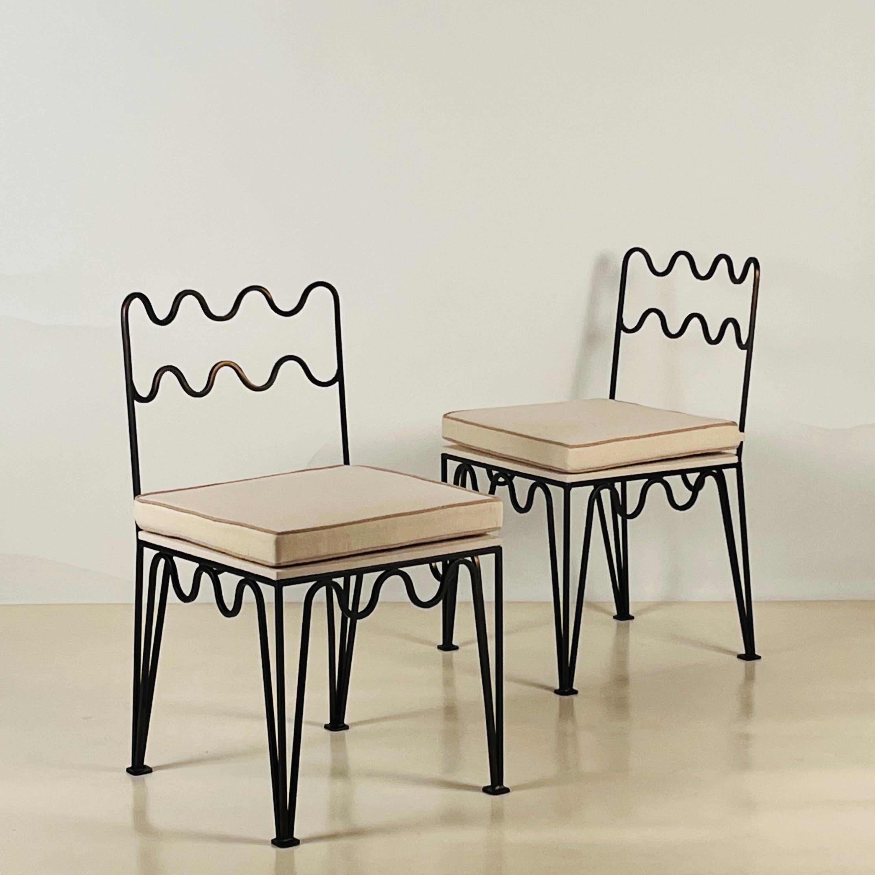 Moderne Paire de chaises en bronze 'Méandre' de Design Frères en vente
