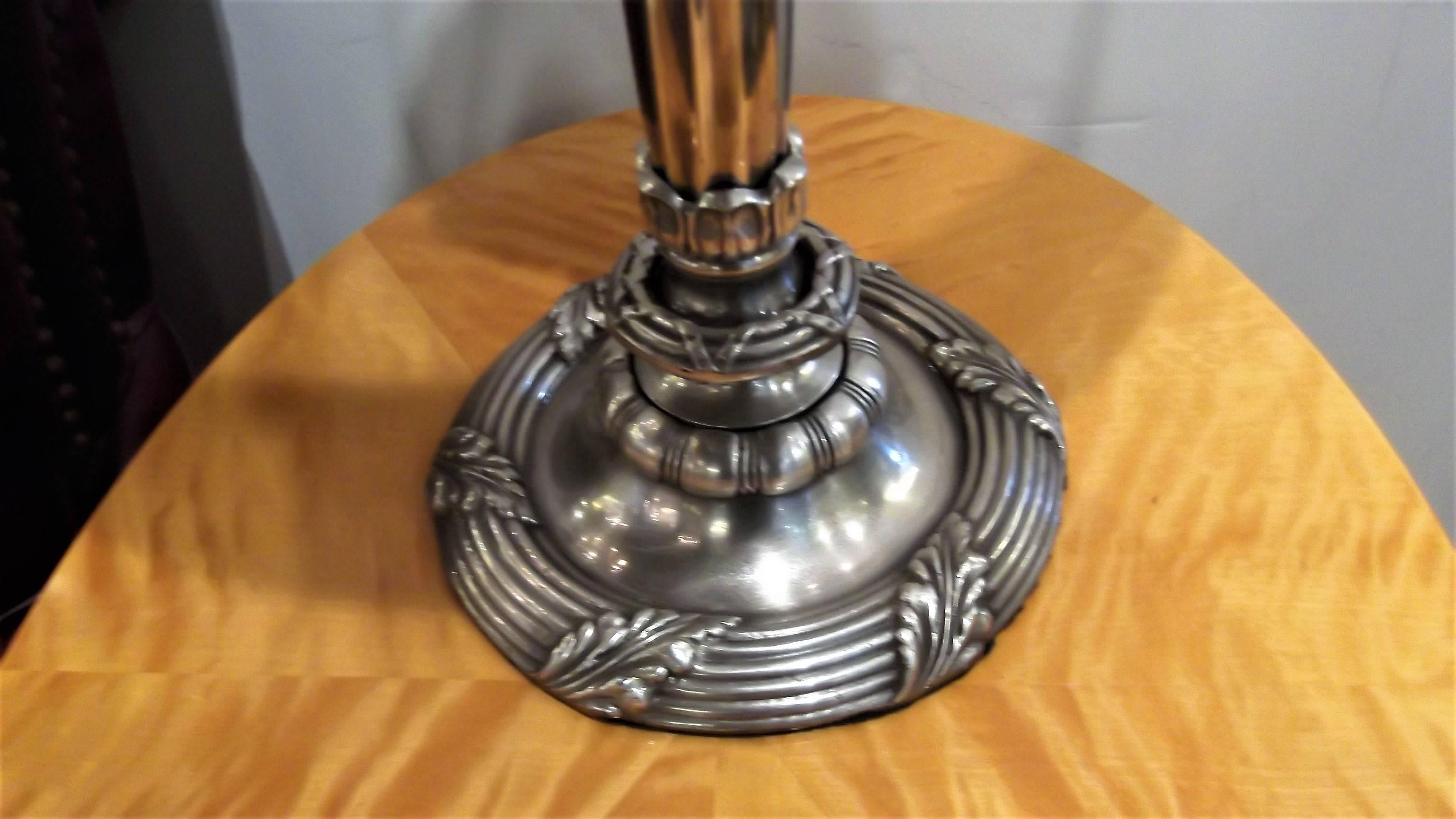 20th Century Pair of Chic Silvered Cast Bronze Fluted Column Table Lamps For Sale