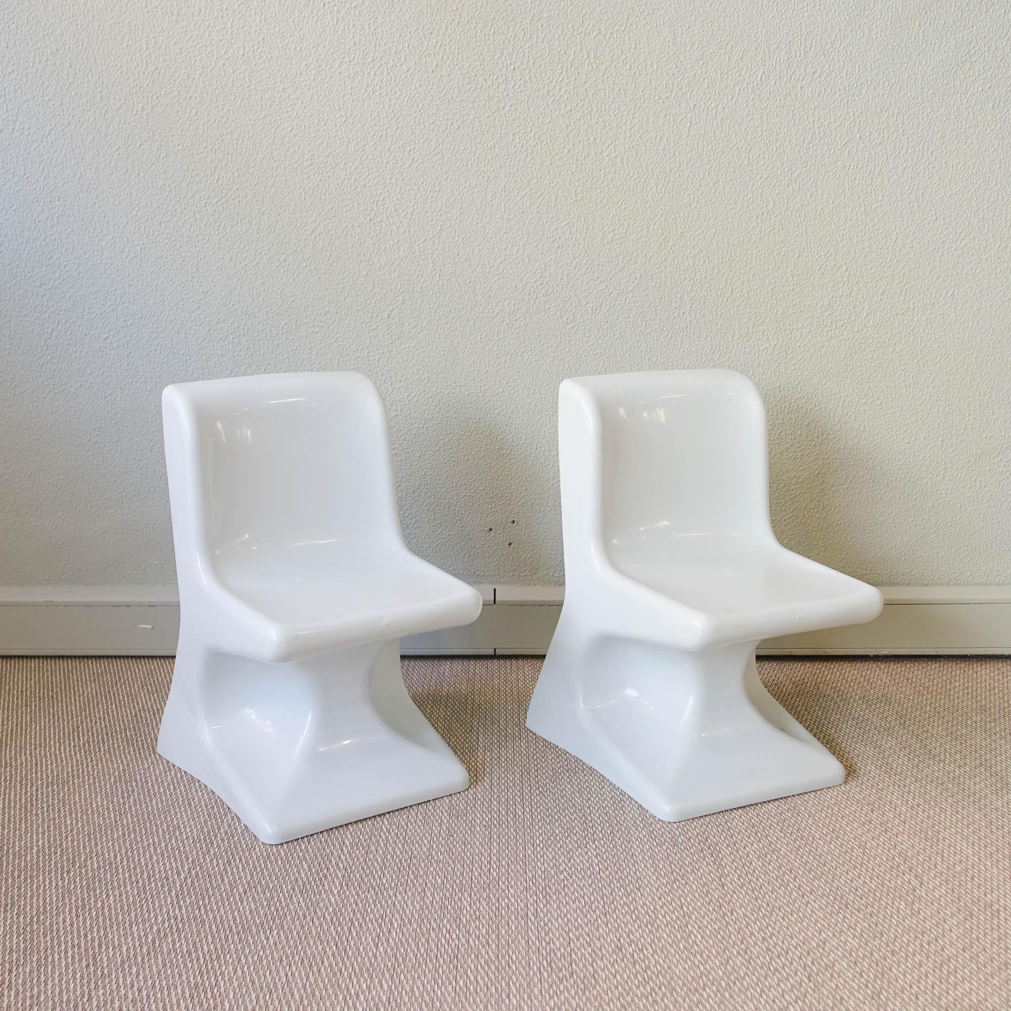 Pair of Children's Chairs by Patrick Gingembre for Selap, 1970's In Good Condition For Sale In Lisboa, PT