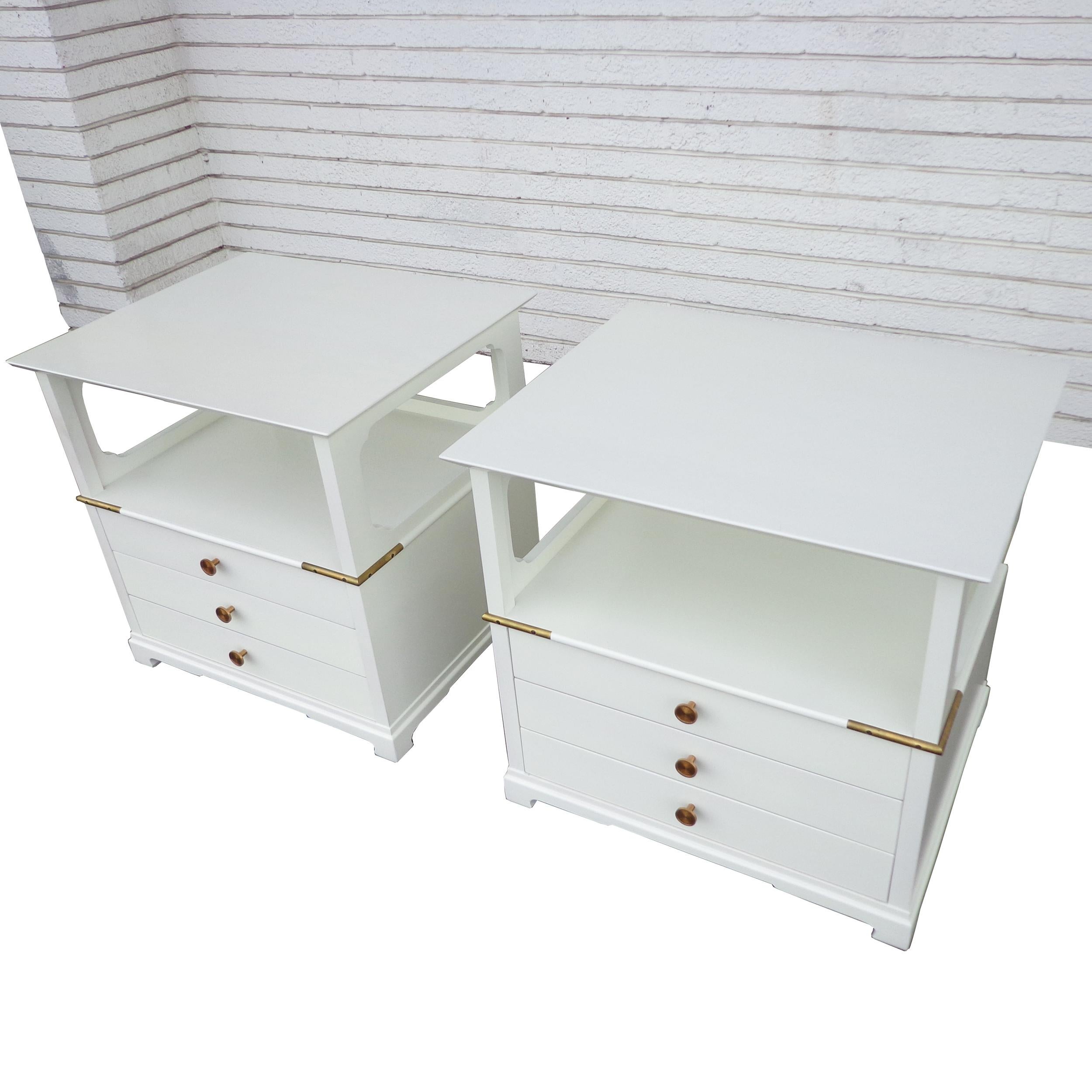 Lacquered Pair of Chin Hua Nightstands by Renzo Rutili for Johnson Furniture Co