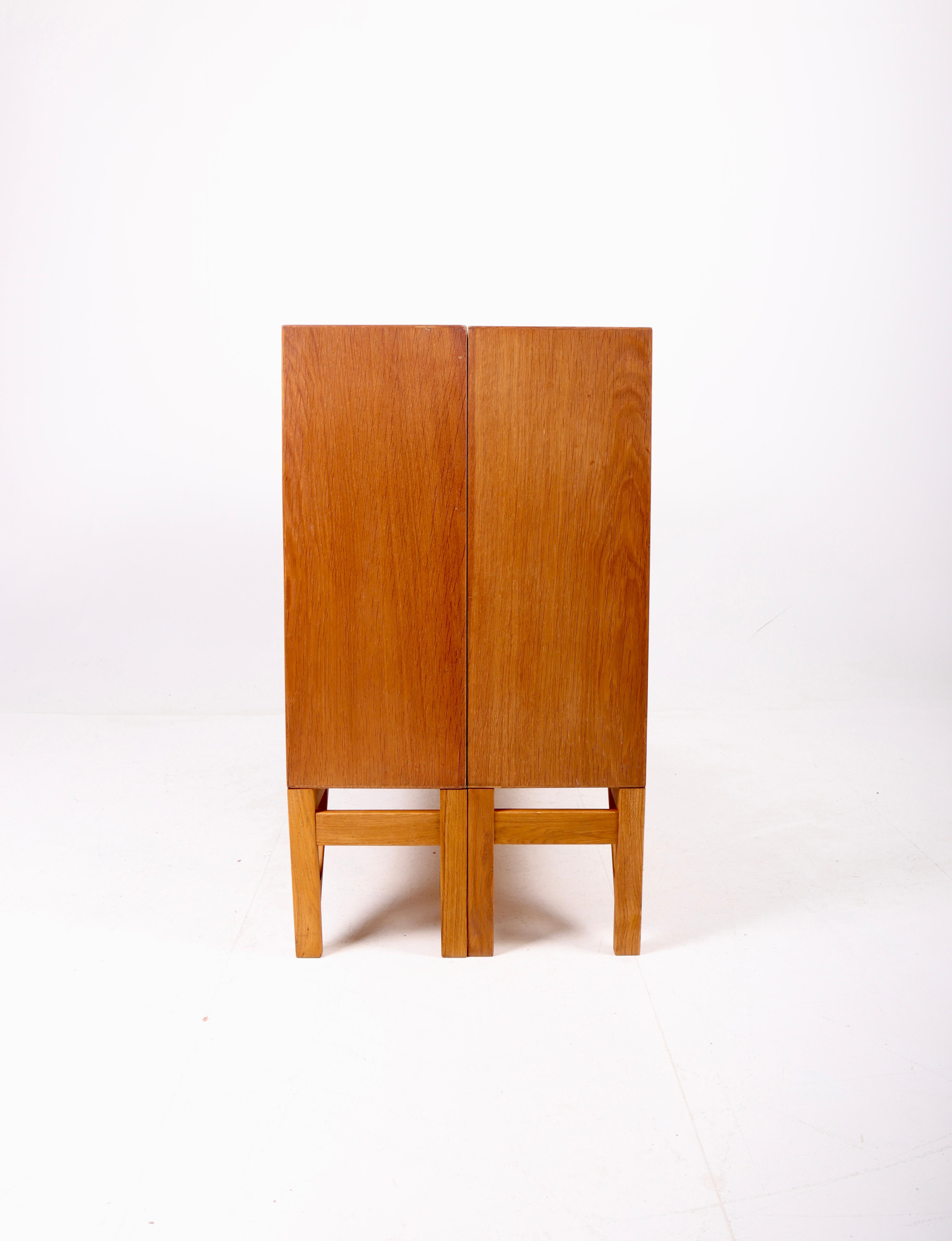 Danish Pair of China Bookcases in Oak by Børge Mogensen, Made in Denmark, 1960s