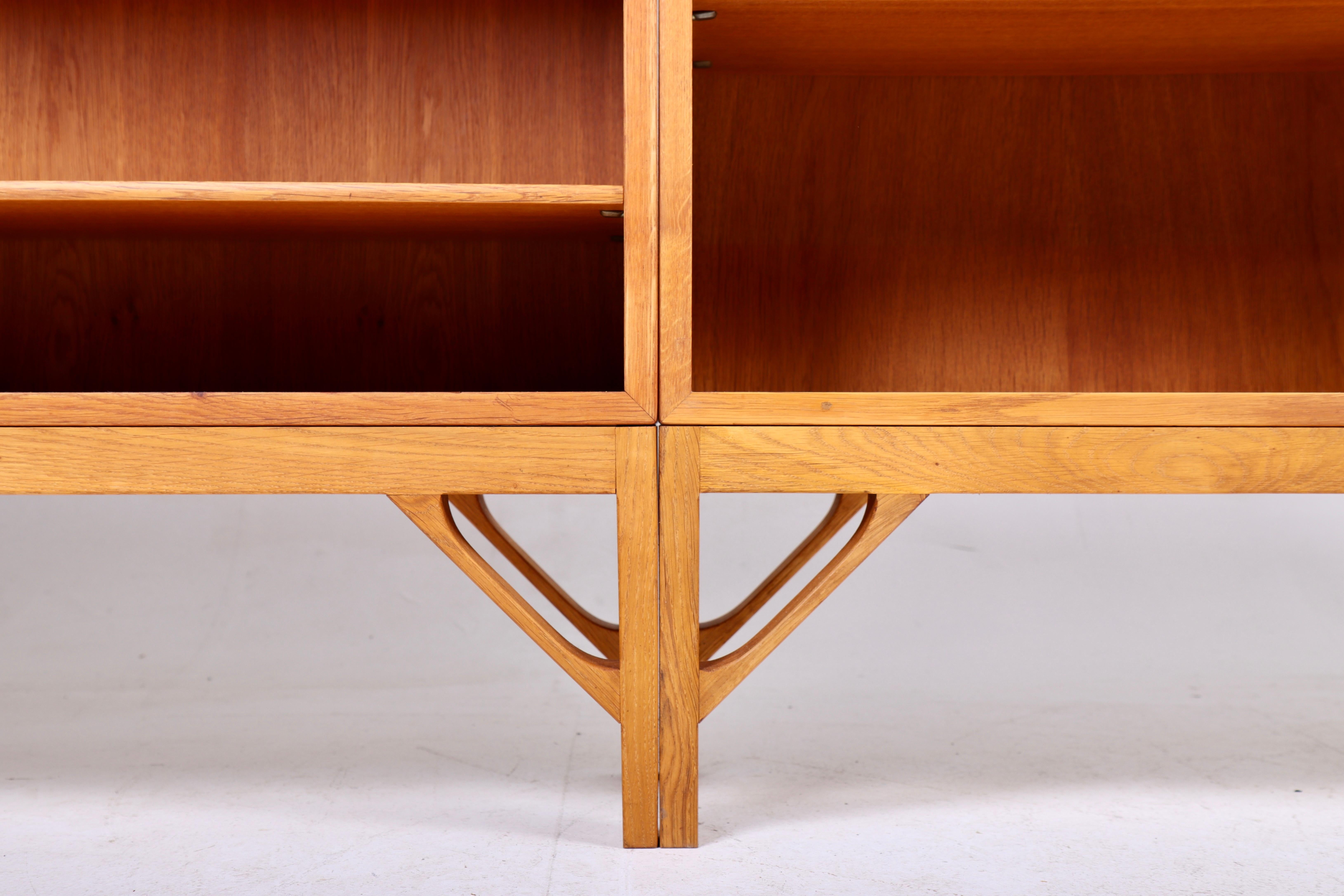 Danish Pair of China Bookcases in Oak by Børge Mogensen, Made in Denmark For Sale