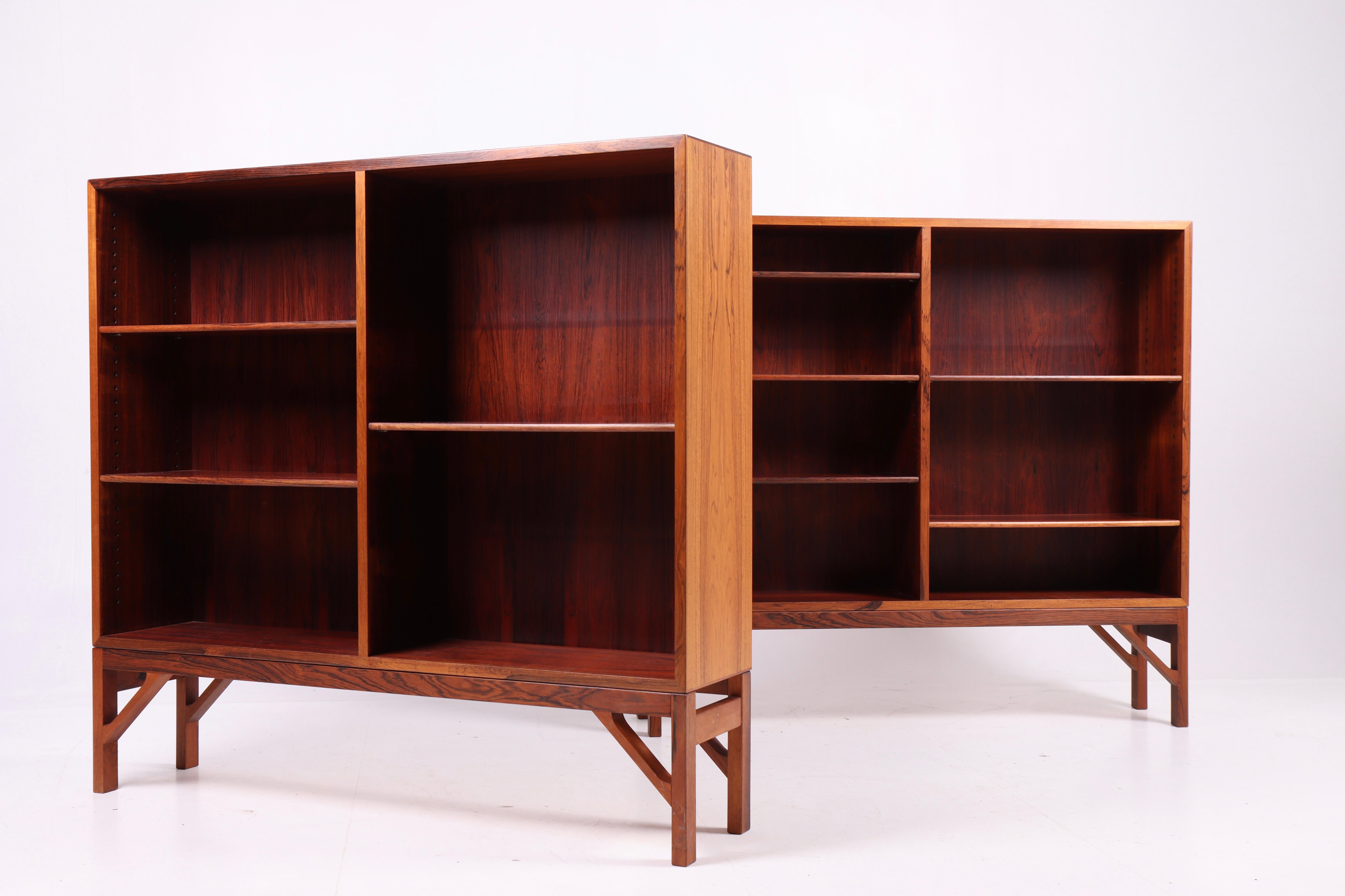 Mid-20th Century Pair of China Bookcases in Rosewood by Børge Mogensen, Made in Denmark, 1960s For Sale
