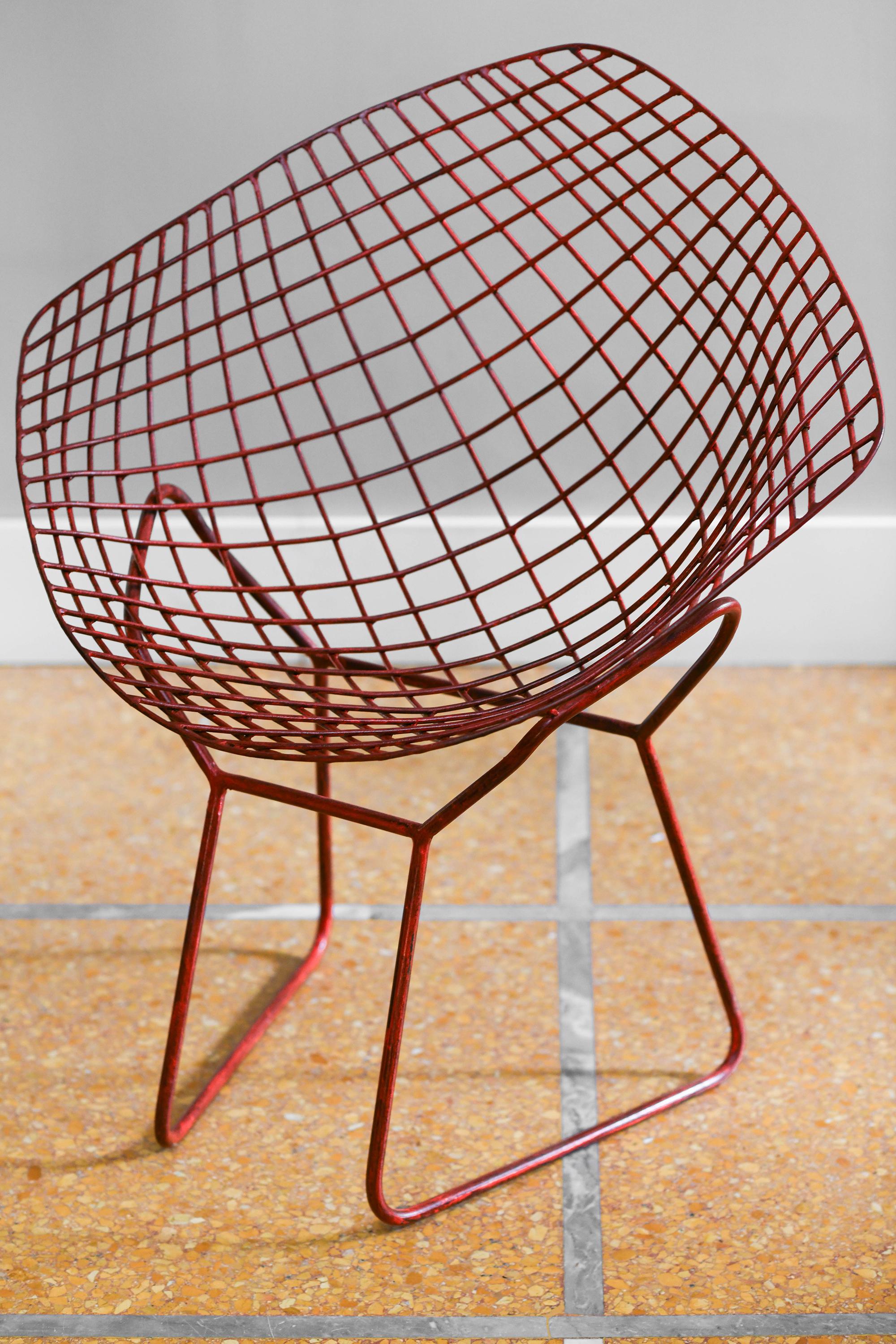 Pair of China red lacquered “Diamond” chairs by Harry Bertoia, 1950 In Good Condition For Sale In Roma, RM