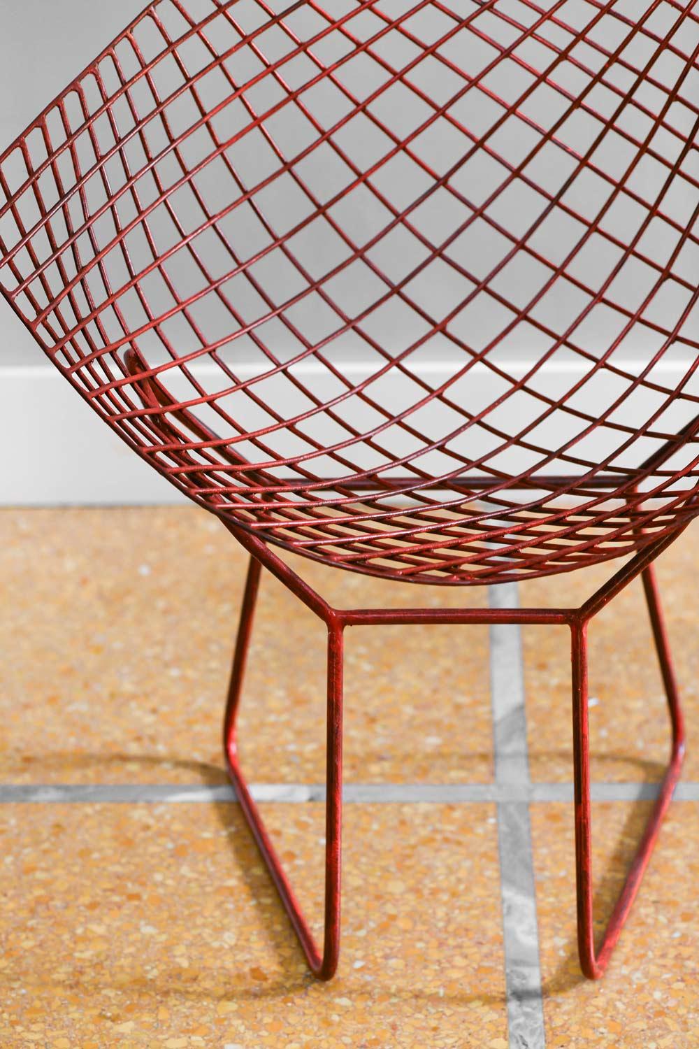 Pair of China red lacquered “Diamond” chairs by Harry Bertoia, 1950 mediados del siglo XX en venta