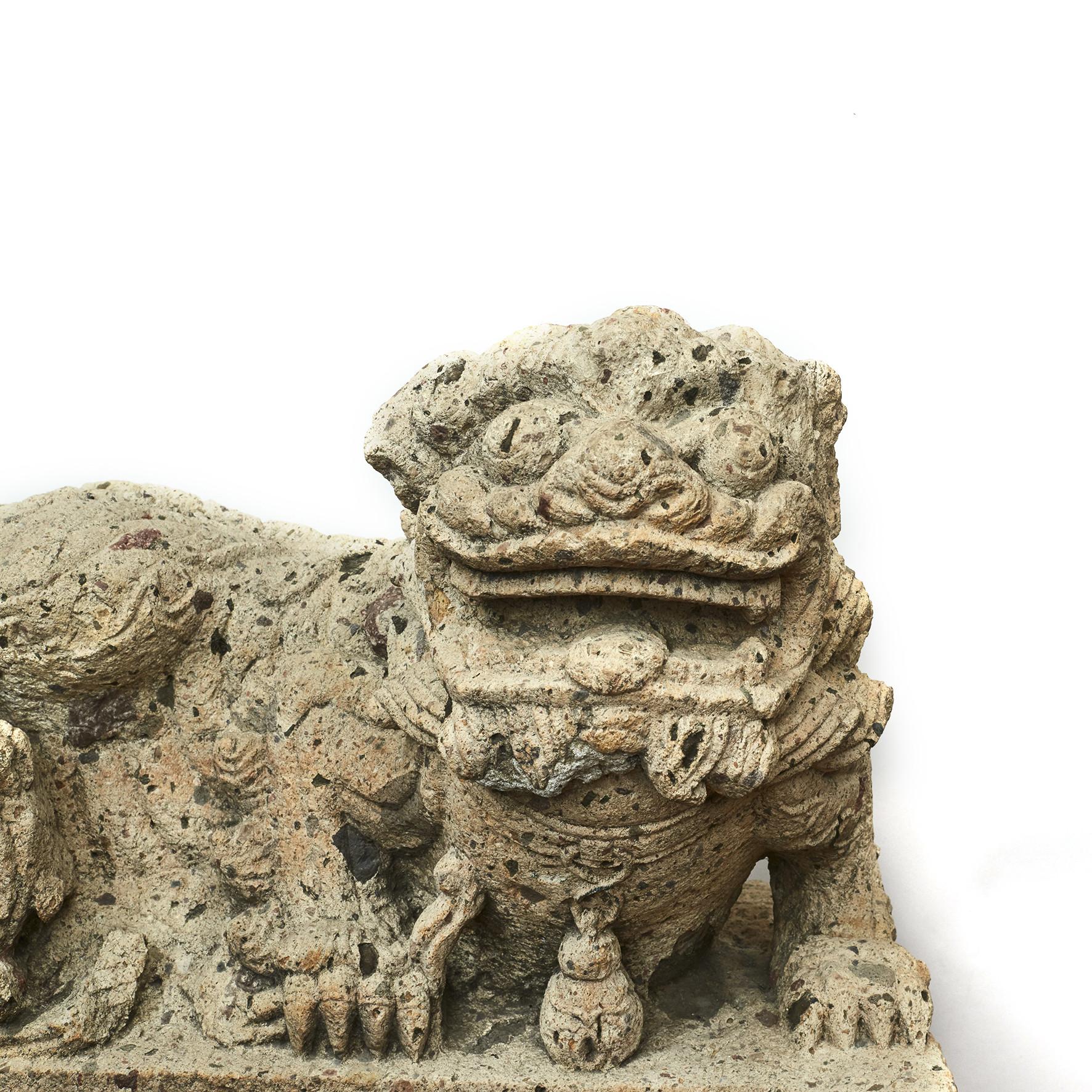 Pair of Chinese 16th-17th Century Carved Stone Guardian Lion Sculptures In Good Condition In Kastrup, DK