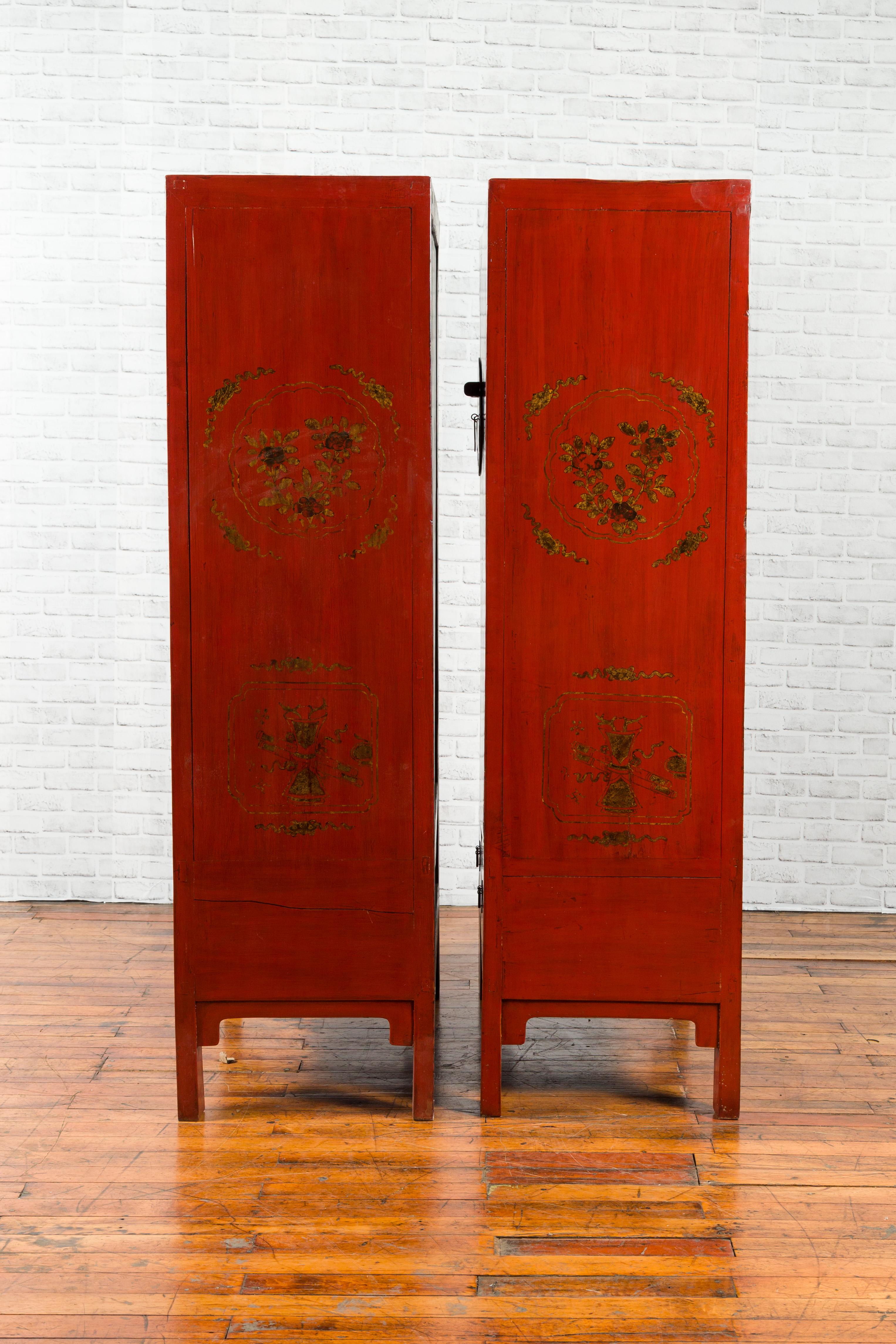 Pair of Chinese 19th Century Qing Red Lacquered Cabinets with Chinoiserie Decor 15