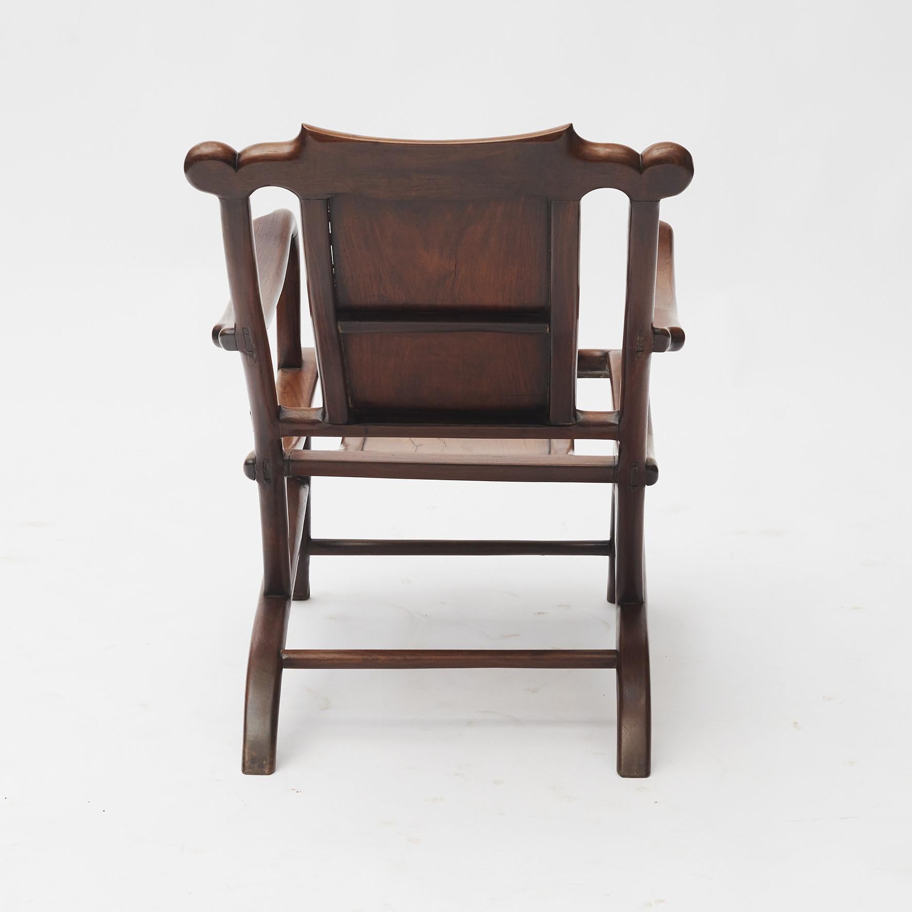 Early 20th Century Pair of Chinese Art Deco Moon Gazing Chairs For Sale